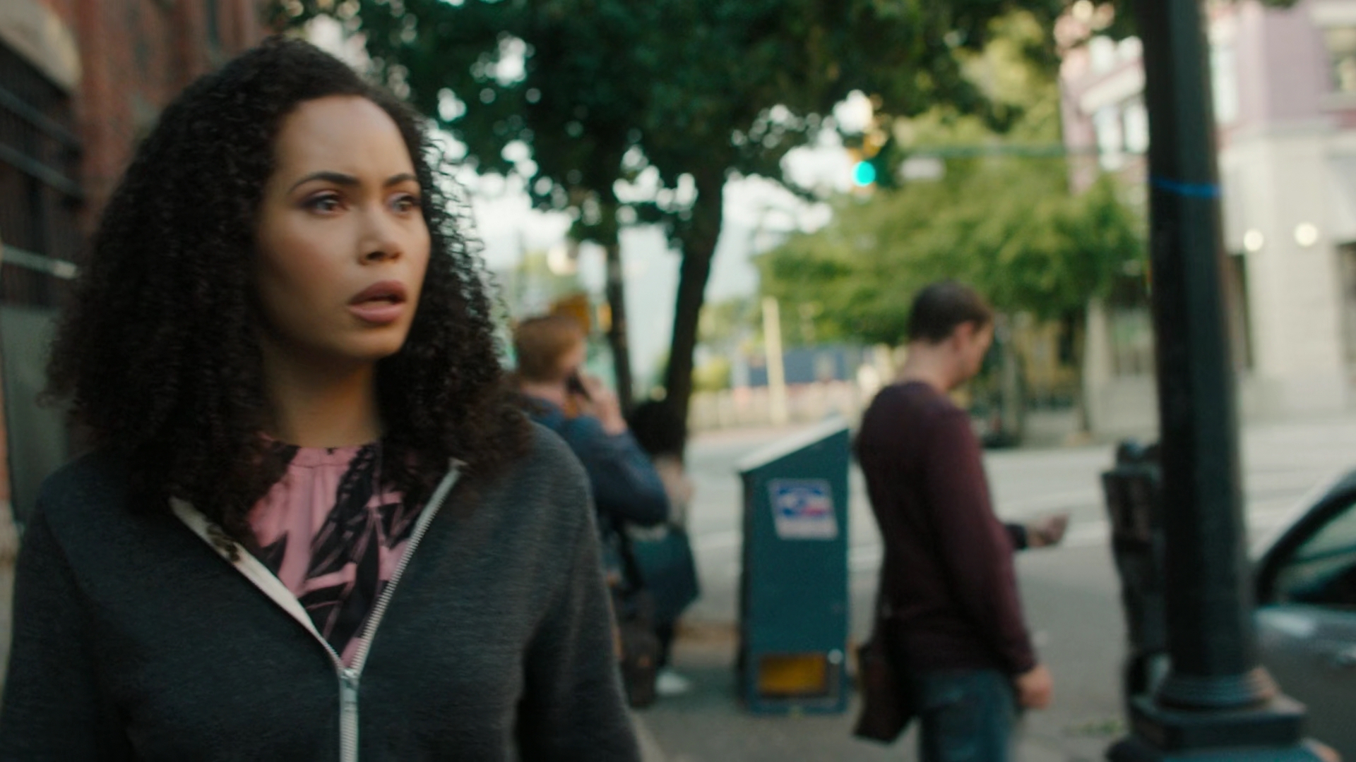 Charmed-Online-dot-nl_Charmed2x01-SafeSpace01435.jpg