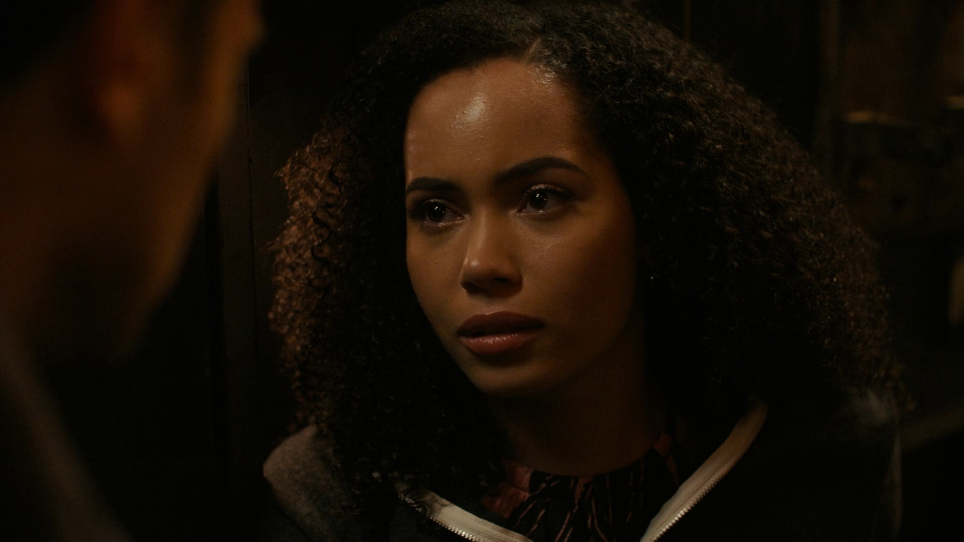 Charmed-Online-dot-nl_Charmed2x01-SafeSpace01510.jpg