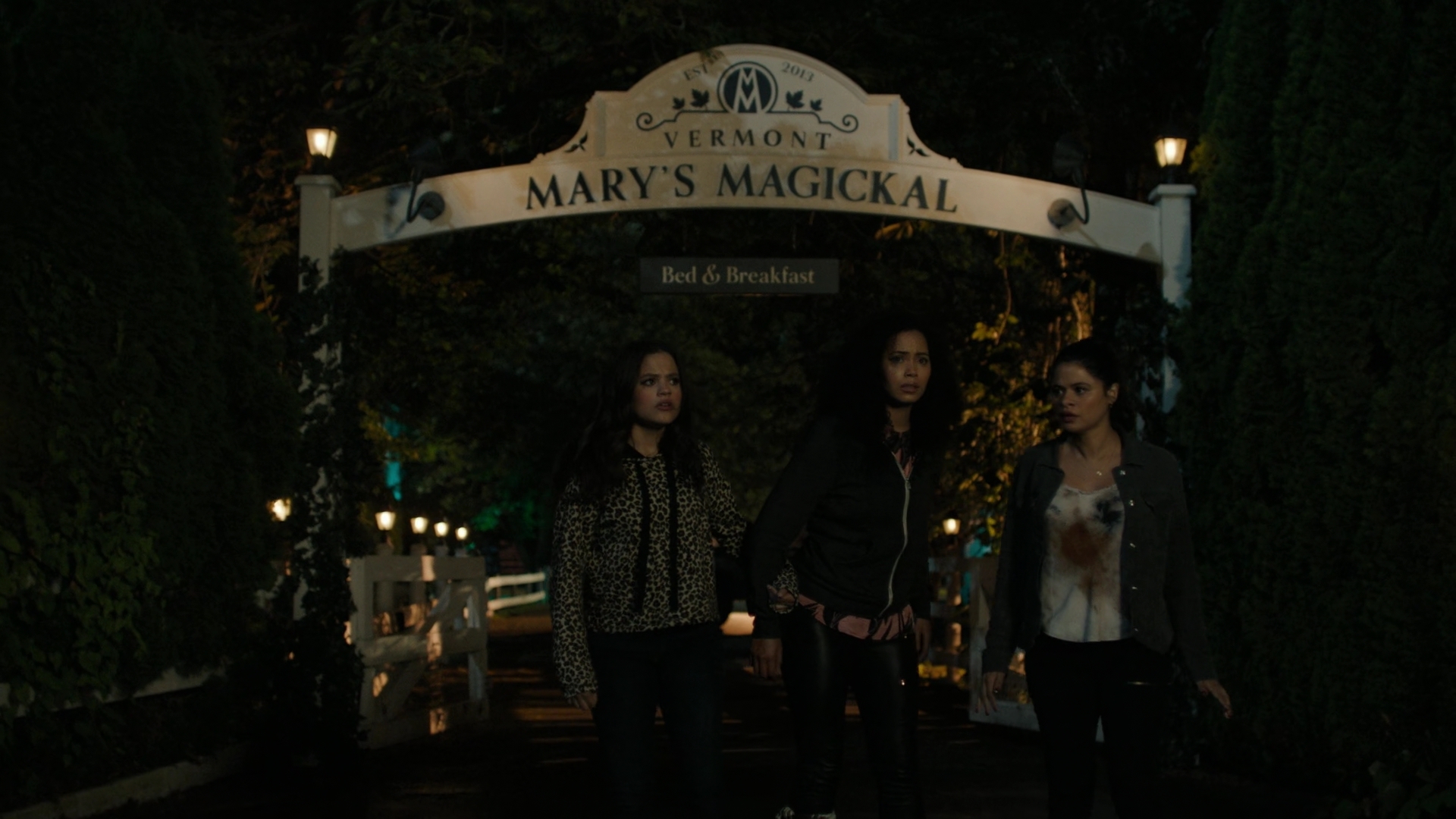 Charmed-Online-dot-nl_Charmed2x01-SafeSpace01657.jpg