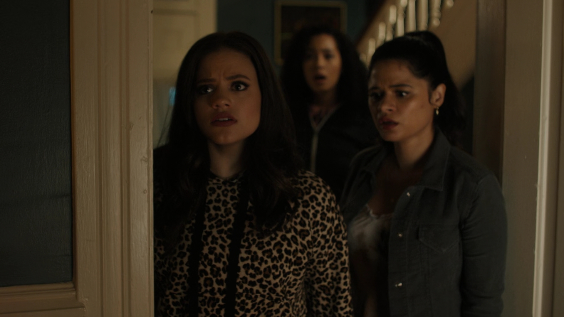 Charmed-Online-dot-nl_Charmed2x01-SafeSpace01699.jpg