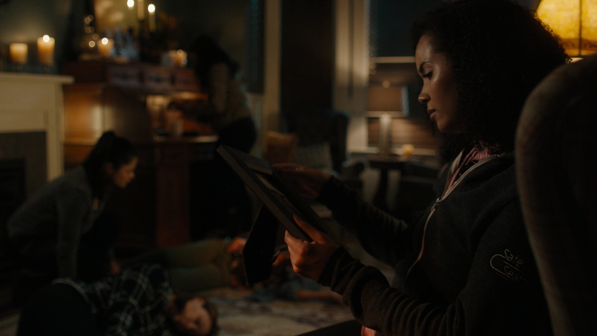 Charmed-Online-dot-nl_Charmed2x01-SafeSpace01717.jpg