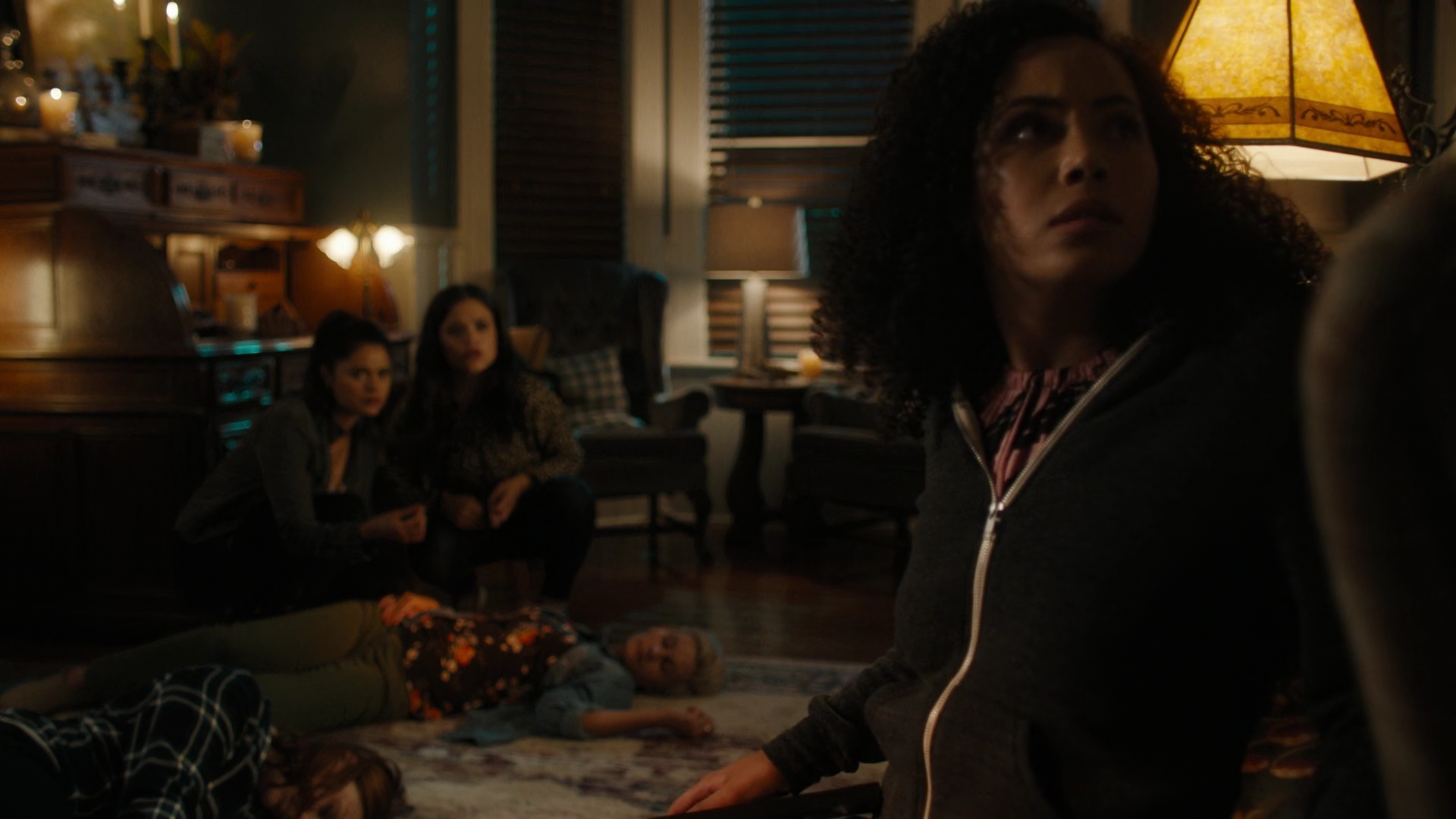 Charmed-Online-dot-nl_Charmed2x01-SafeSpace01726.jpg