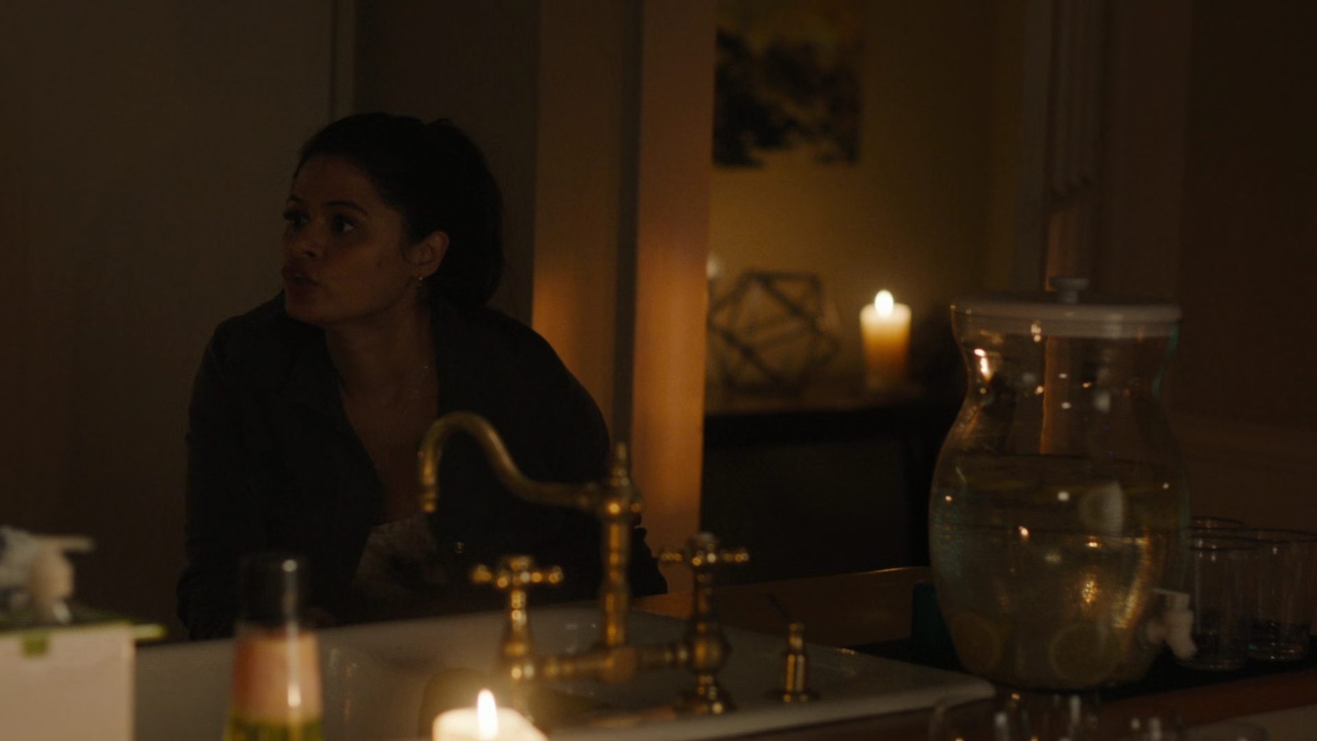 Charmed-Online-dot-nl_Charmed2x01-SafeSpace01808.jpg