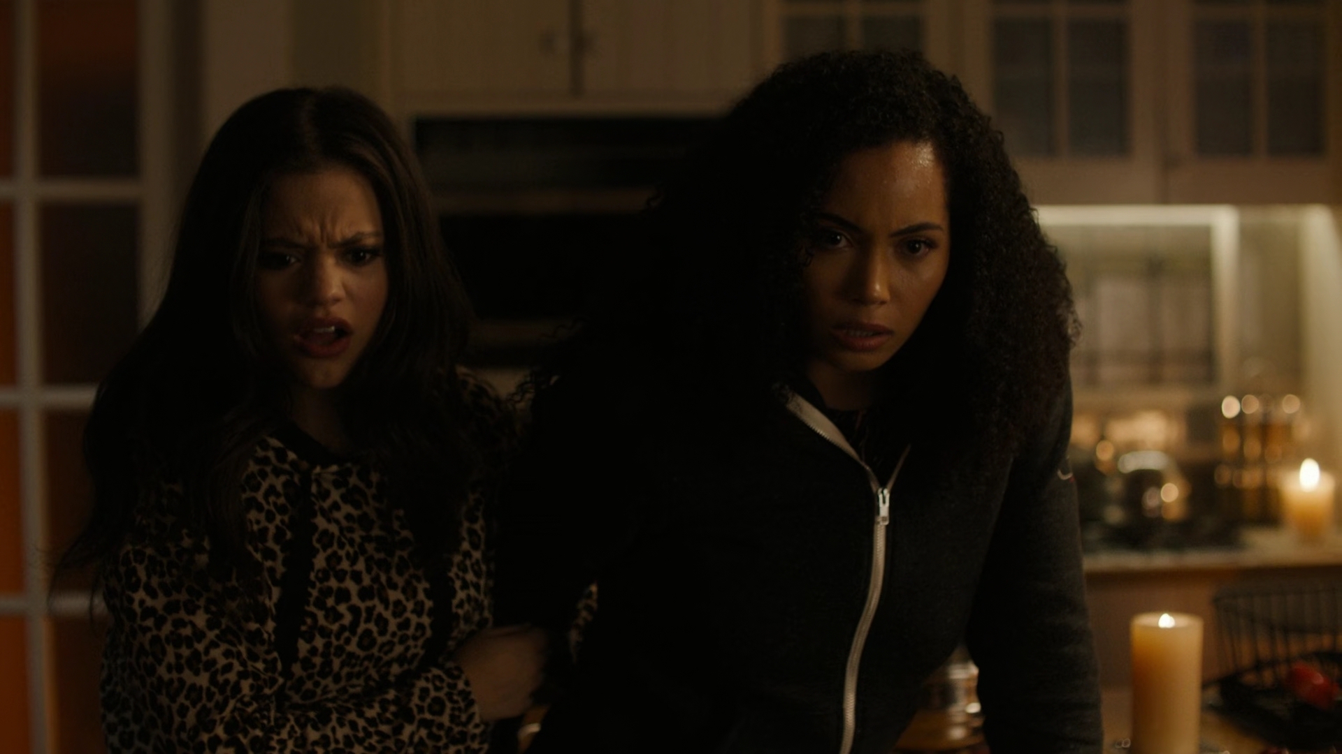 Charmed-Online-dot-nl_Charmed2x01-SafeSpace01819.jpg