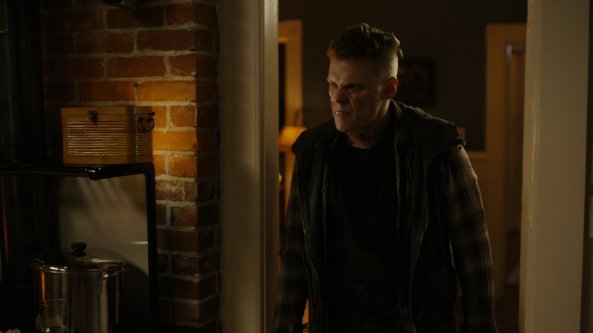 Charmed-Online-dot-nl_Charmed2x01-SafeSpace01821.jpg