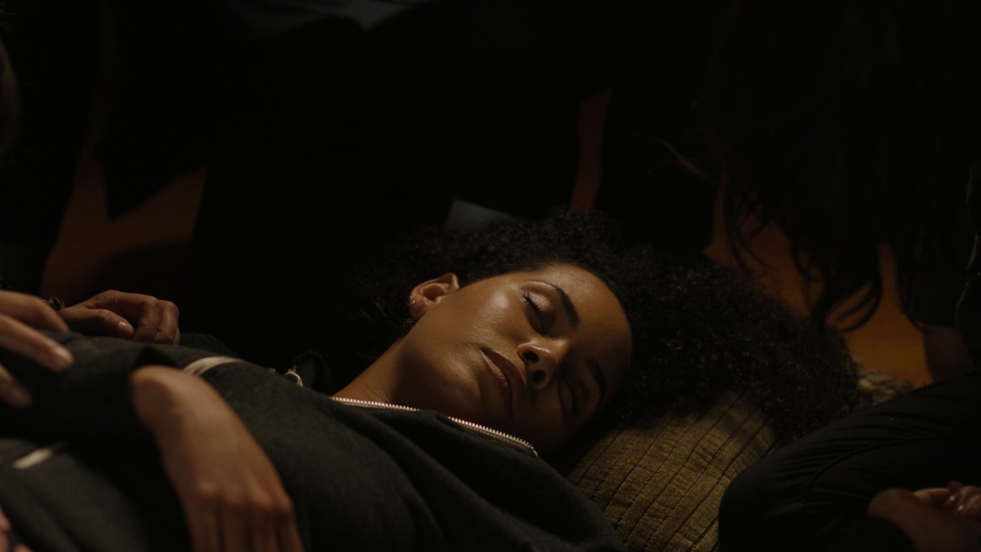 Charmed-Online-dot-nl_Charmed2x01-SafeSpace01891.jpg