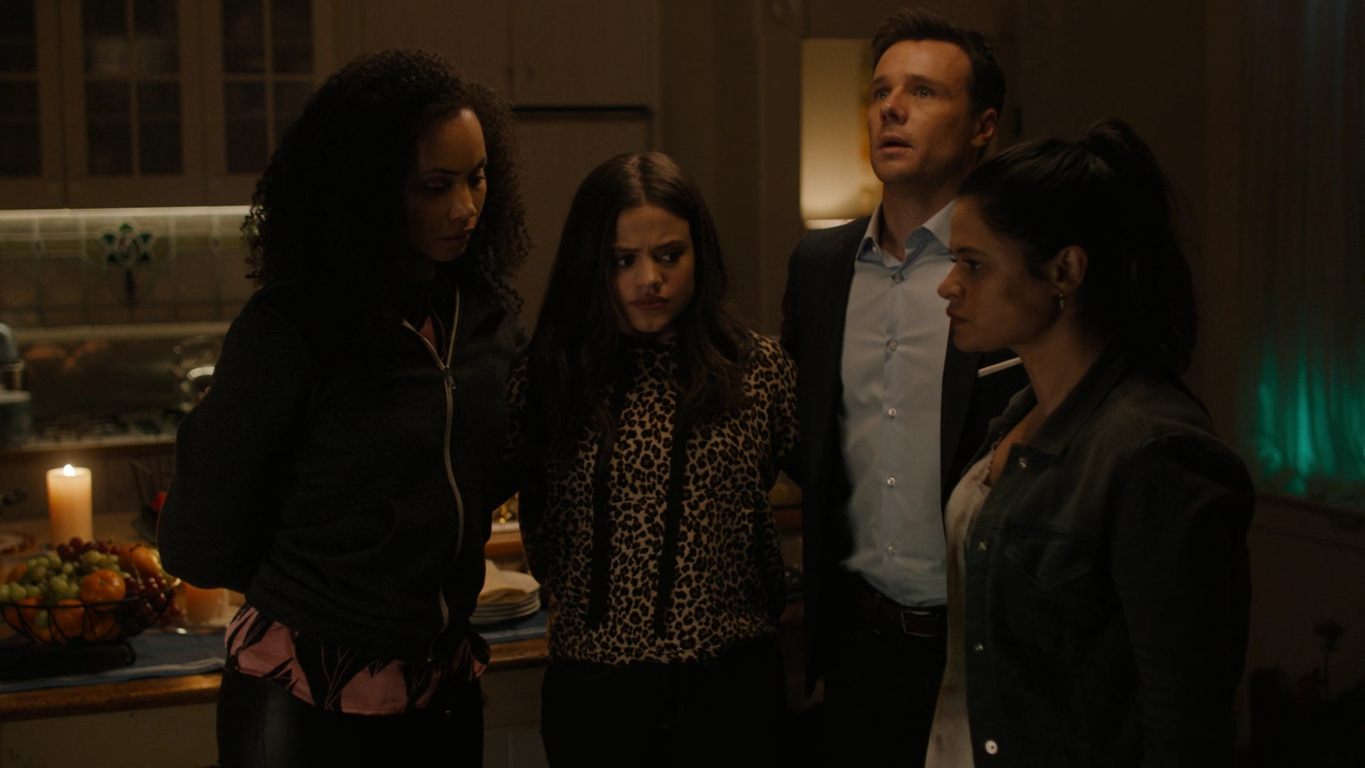 Charmed-Online-dot-nl_Charmed2x01-SafeSpace01929.jpg