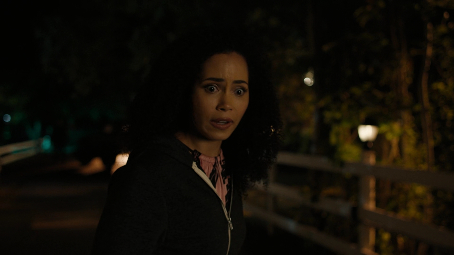 Charmed-Online-dot-nl_Charmed2x01-SafeSpace01979.jpg Charmed-Online-dot-nl_Charmed2x01-SafeSpace01979.jpg