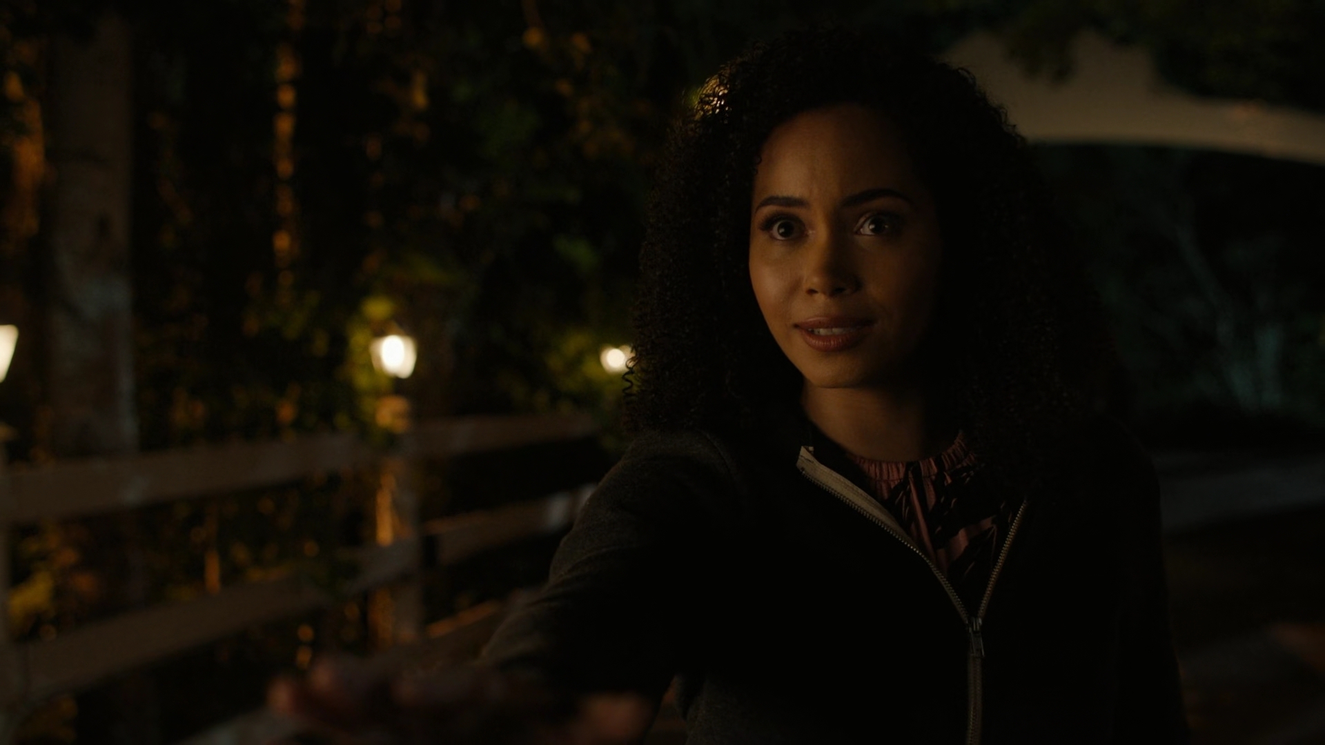 Charmed-Online-dot-nl_Charmed2x01-SafeSpace02000.jpg Charmed-Online-dot-nl_Charmed2x01-SafeSpace02000.jpg