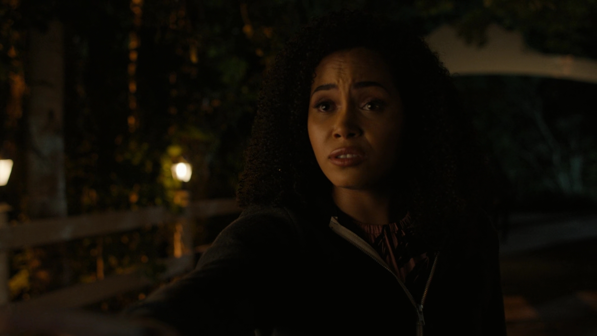 Charmed-Online-dot-nl_Charmed2x01-SafeSpace02006.jpg Charmed-Online-dot-nl_Charmed2x01-SafeSpace02006.jpg