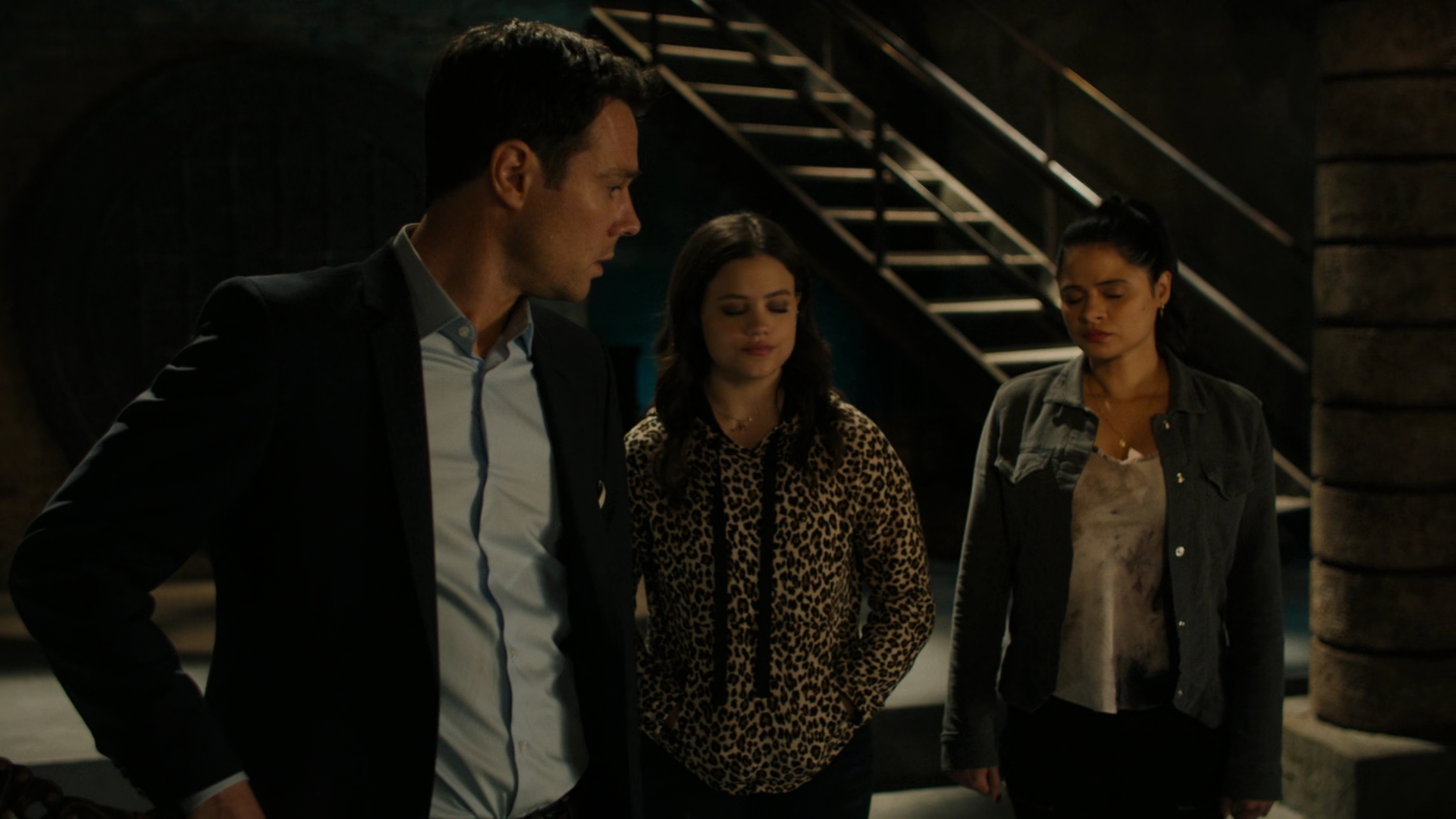 Charmed-Online-dot-nl_Charmed2x01-SafeSpace02057.jpg