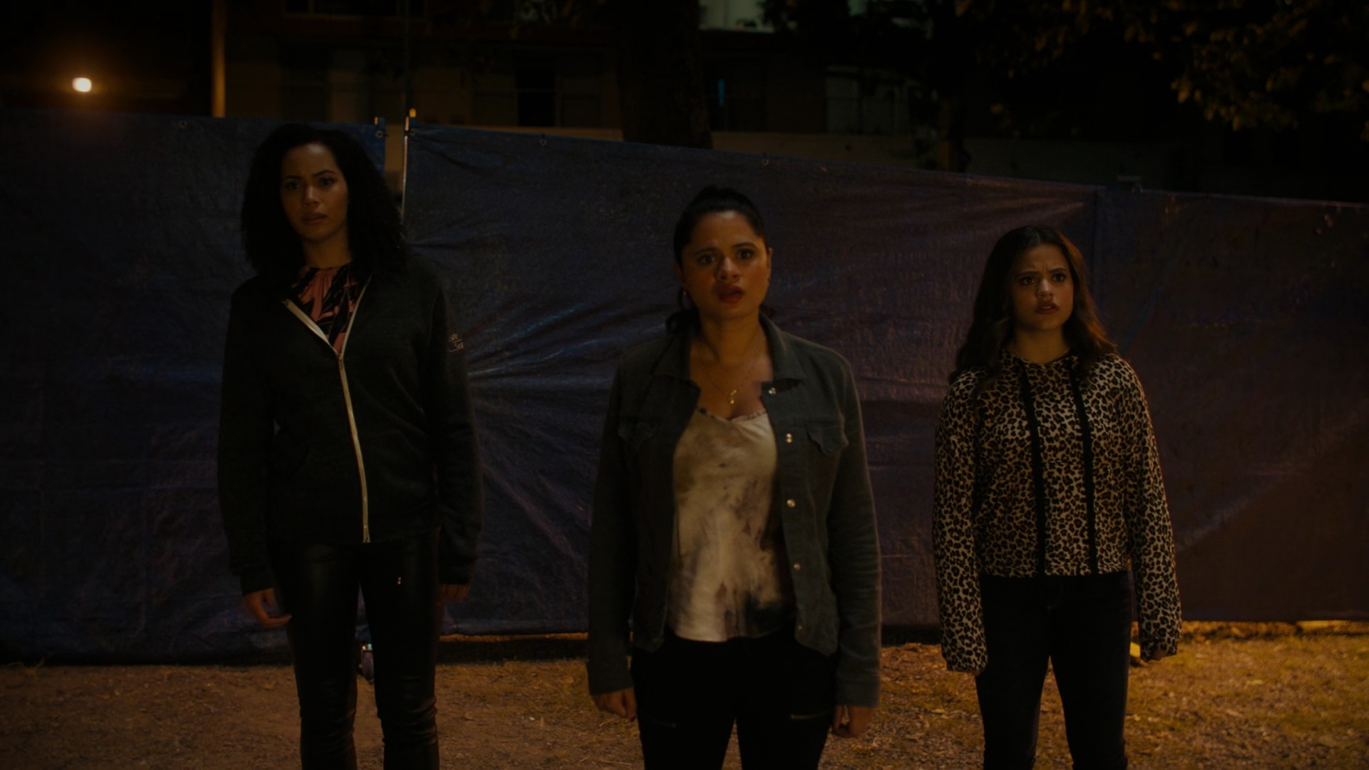 Charmed-Online-dot-nl_Charmed2x01-SafeSpace02272.jpg