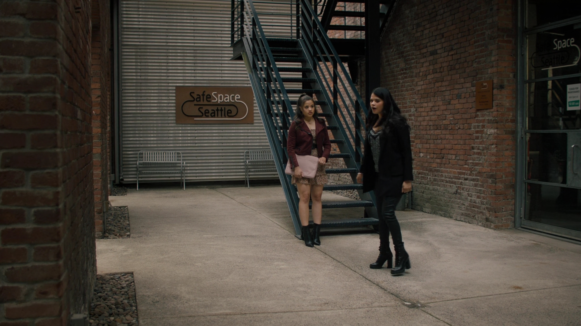 Charmed-Online-dot-nl_Charmed2x02ThingstoDoInSeattleWhenYoureDead00463.jpg