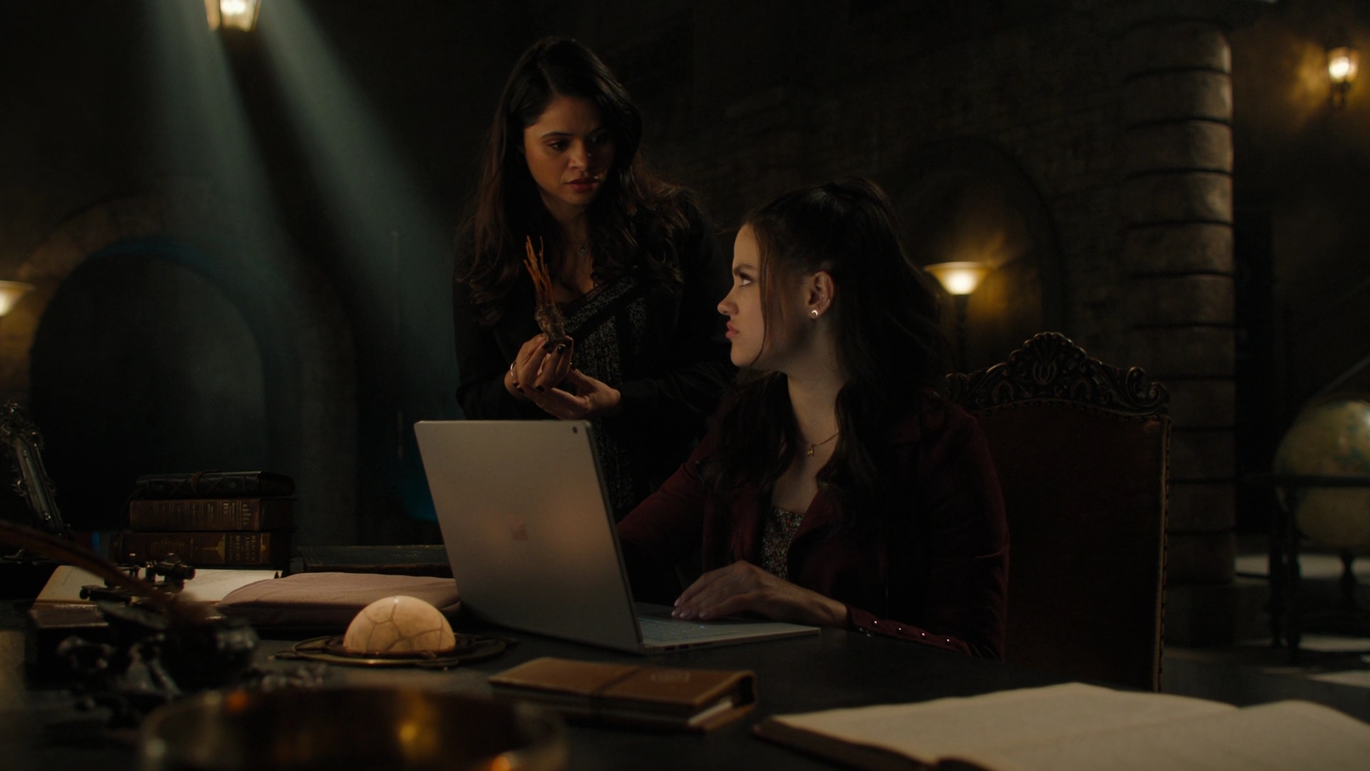 Charmed-Online-dot-nl_Charmed2x02ThingstoDoInSeattleWhenYoureDead00553.jpg Charmed-Online-dot-nl_Charmed2x02ThingstoDoInSeattleWhenYoureDead00553.jpg