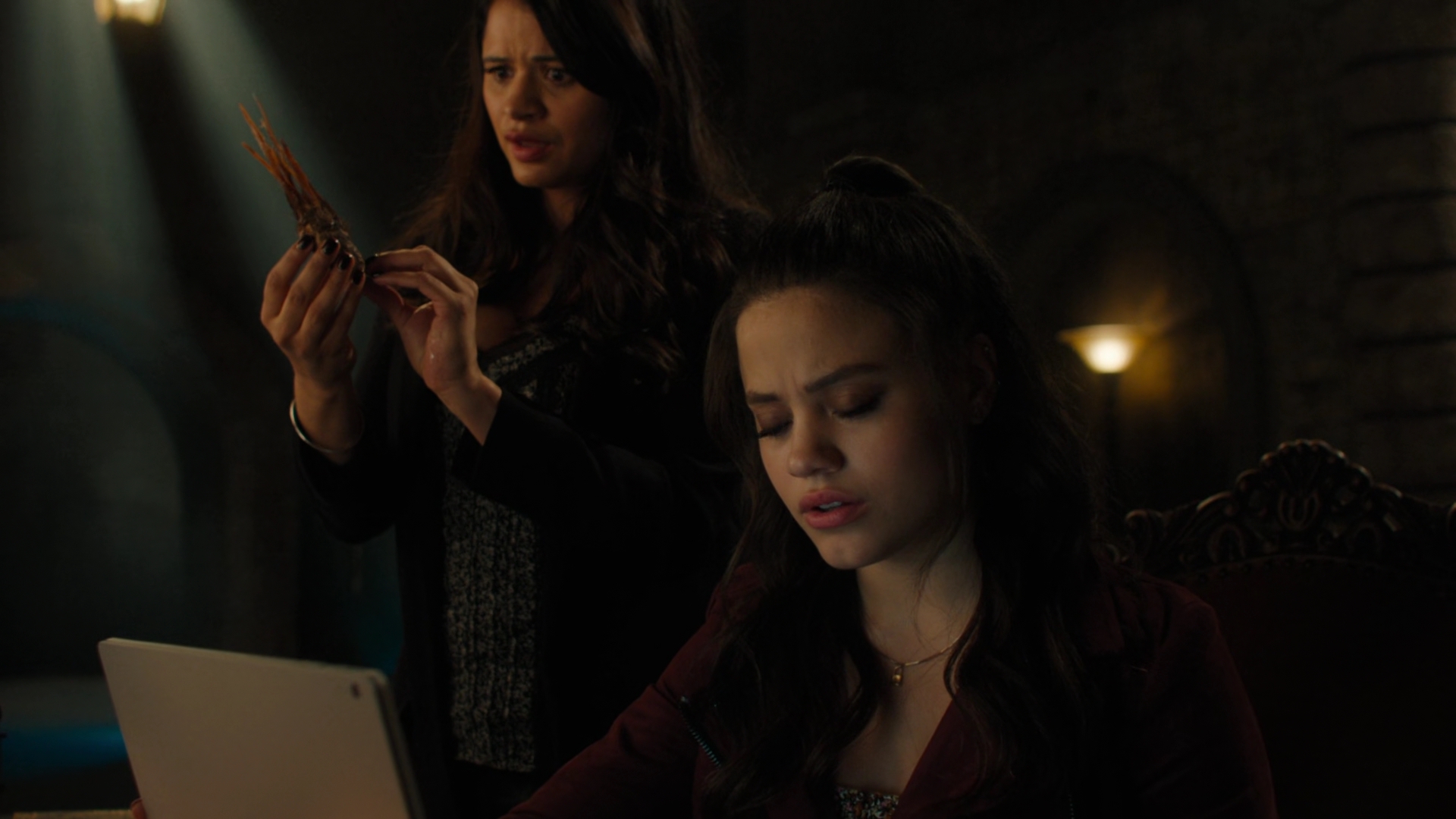 Charmed-Online-dot-nl_Charmed2x02ThingstoDoInSeattleWhenYoureDead00574.jpg