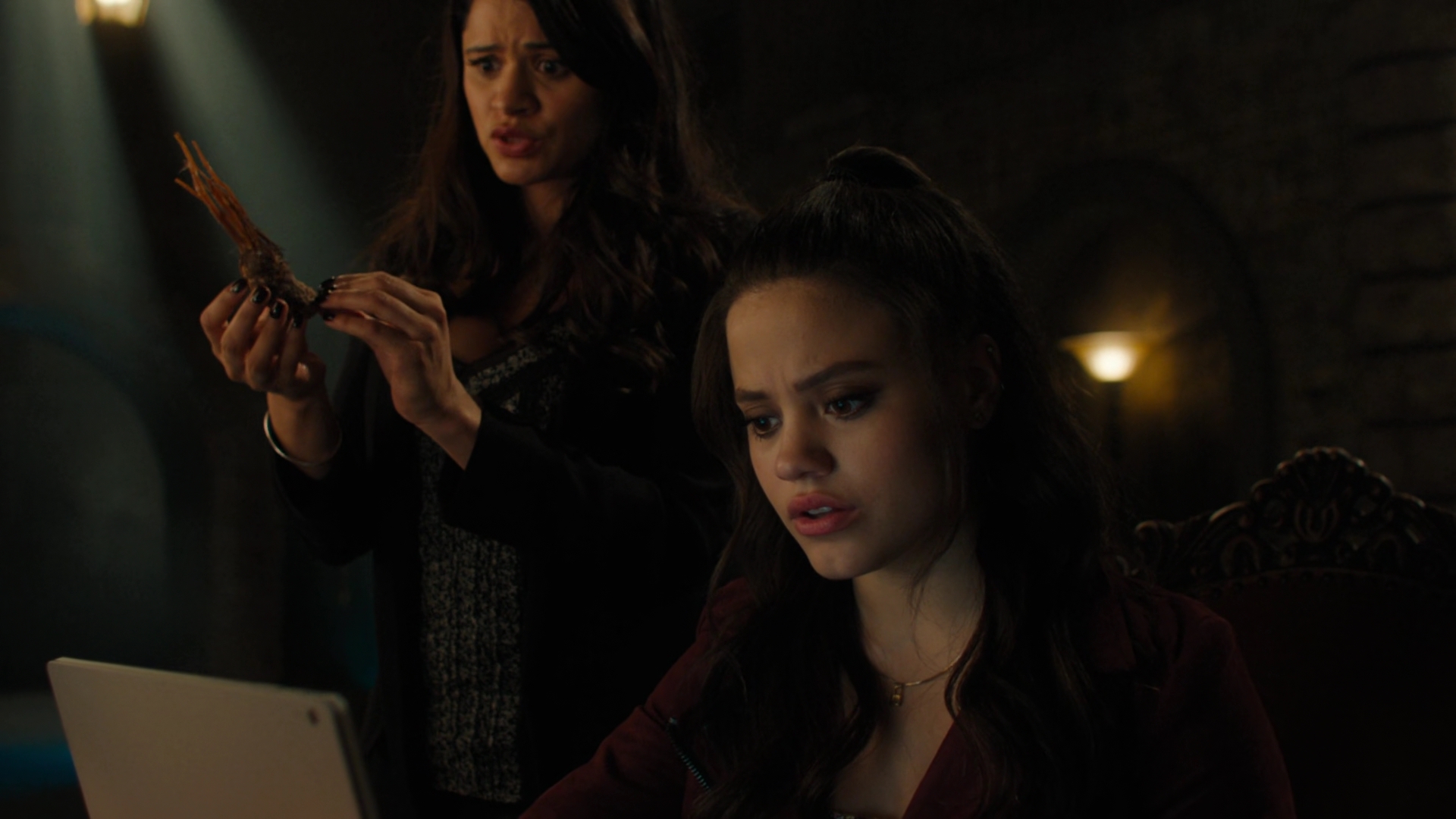 Charmed-Online-dot-nl_Charmed2x02ThingstoDoInSeattleWhenYoureDead00576.jpg