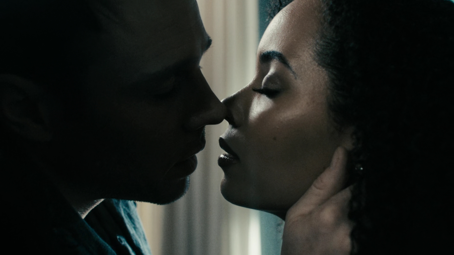 Charmed-Online-dot-nl_Charmed2x02ThingstoDoInSeattleWhenYoureDead01140.jpg Charmed-Online-dot-nl_Charmed2x02ThingstoDoInSeattleWhenYoureDead01140.jpg