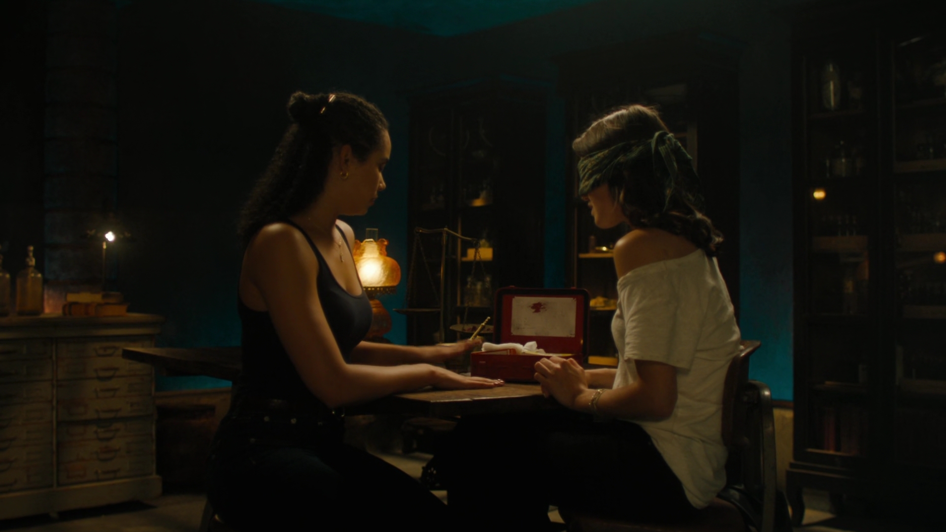 Charmed-Online-dot-nl_Charmed2x03BeCarefulWhatYouWitchFor01460.jpg