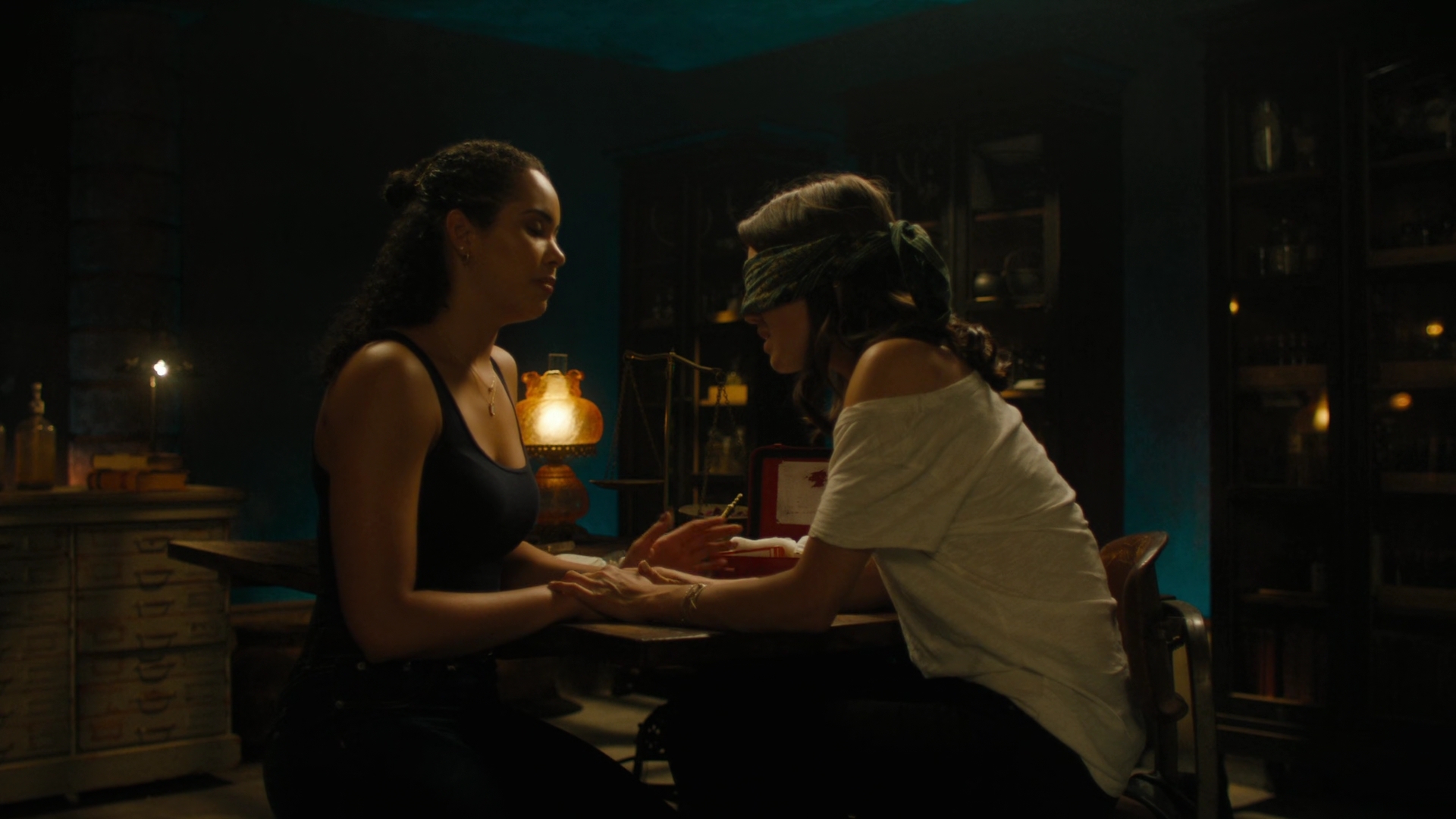 Charmed-Online-dot-nl_Charmed2x03BeCarefulWhatYouWitchFor01497.jpg