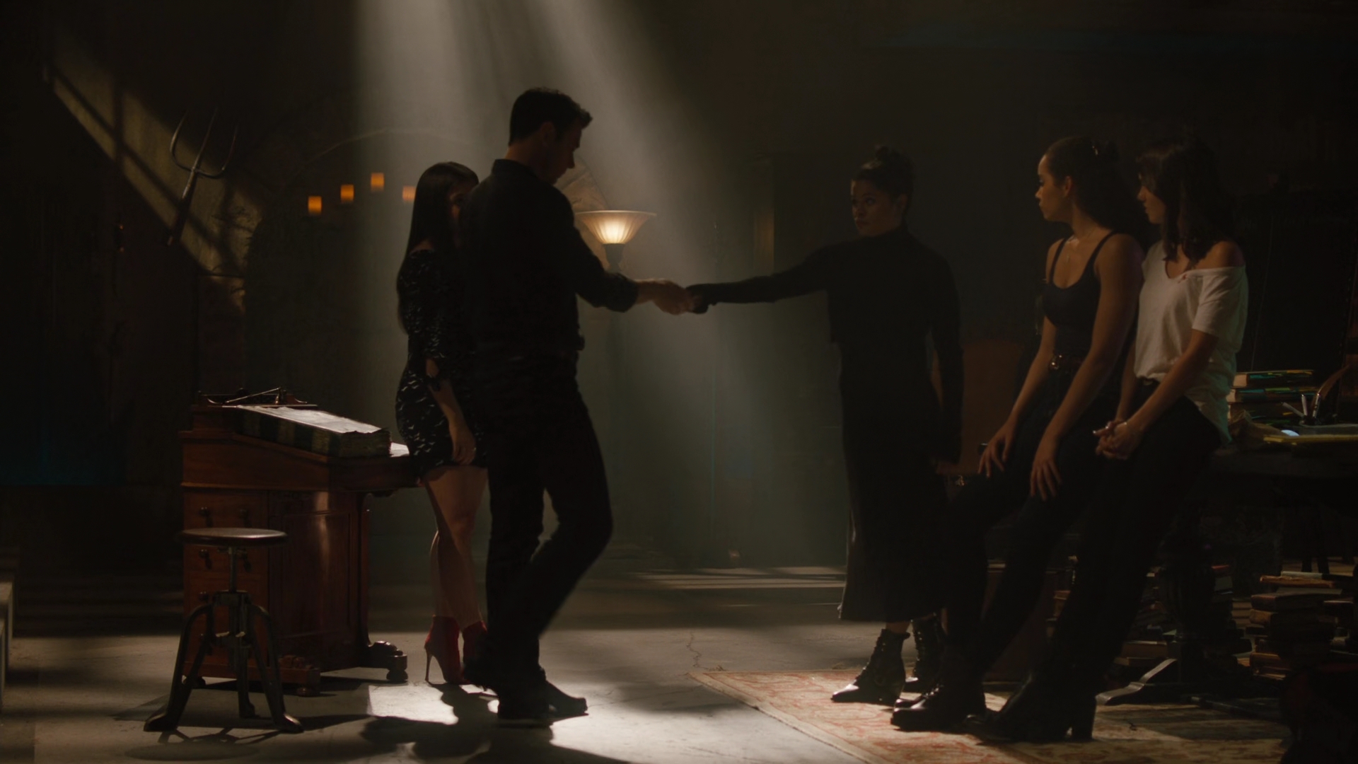 Charmed-Online-dot-nl_Charmed2x03BeCarefulWhatYouWitchFor02234.jpg
