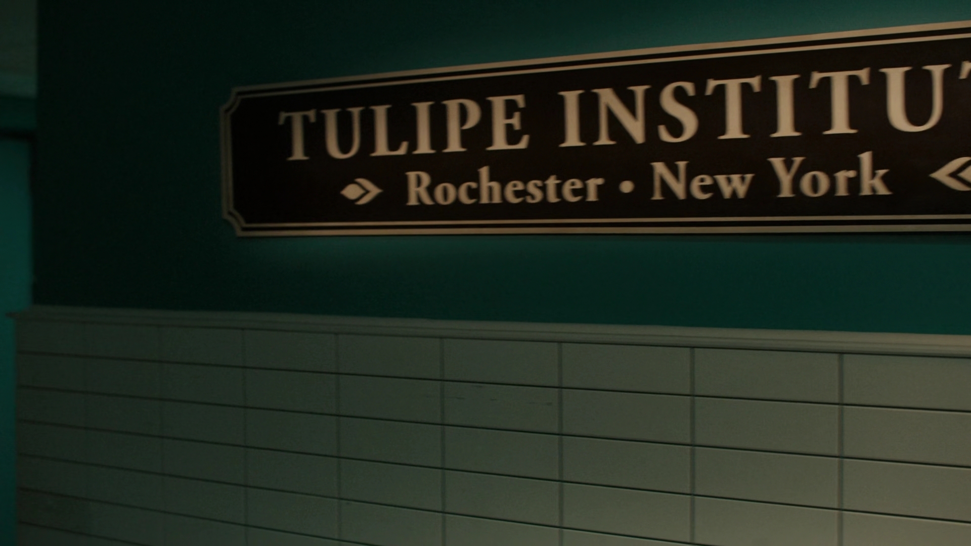 Charmed-Online-dot-nl_Charmed2x04DeconstructingHarry01063.jpg