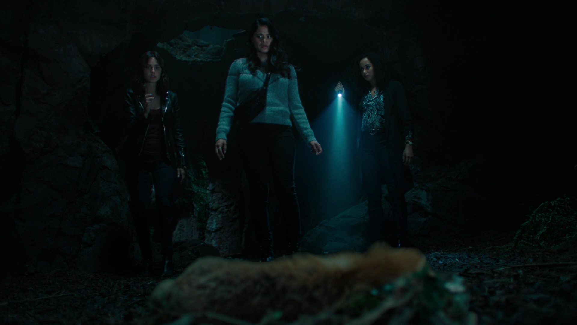 Charmed-Online-dot-nl_Charmed2x04DeconstructingHarry01267.jpg Charmed-Online-dot-nl_Charmed2x04DeconstructingHarry01267.jpg