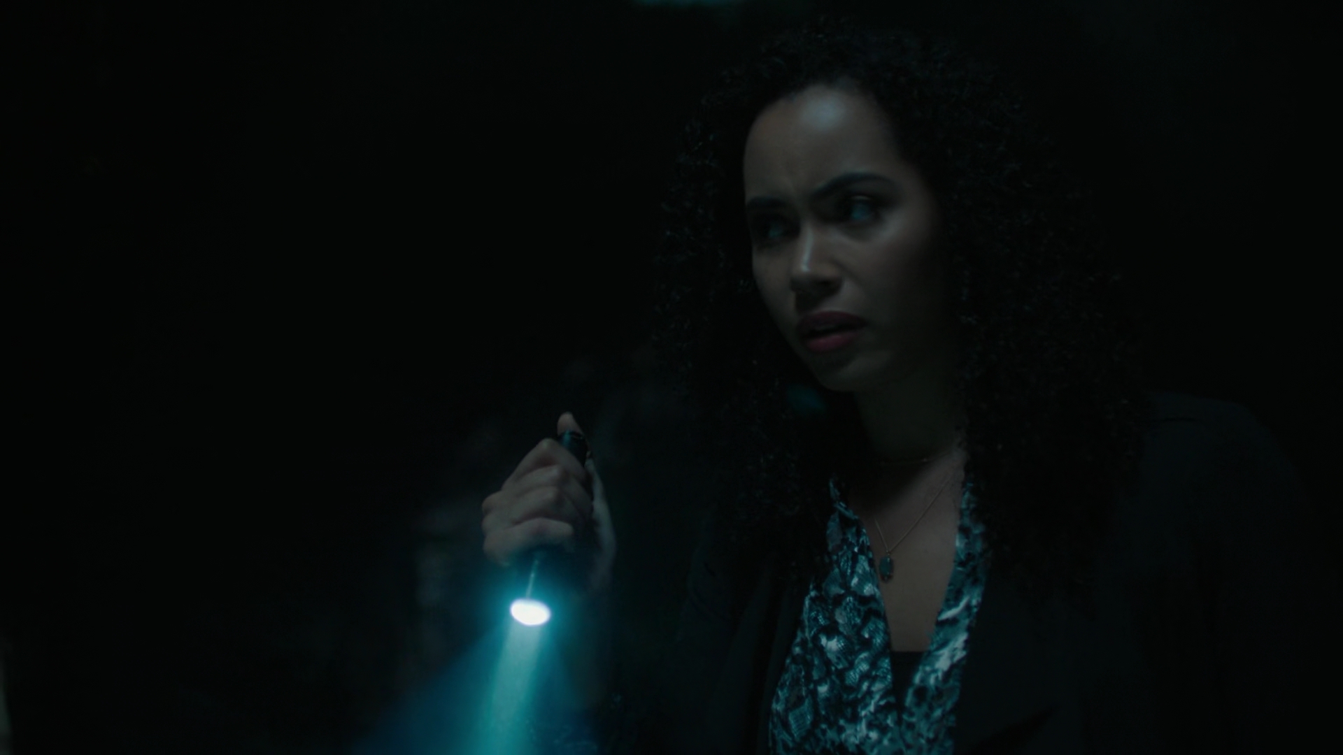 Charmed-Online-dot-nl_Charmed2x04DeconstructingHarry01275.jpg Charmed-Online-dot-nl_Charmed2x04DeconstructingHarry01275.jpg