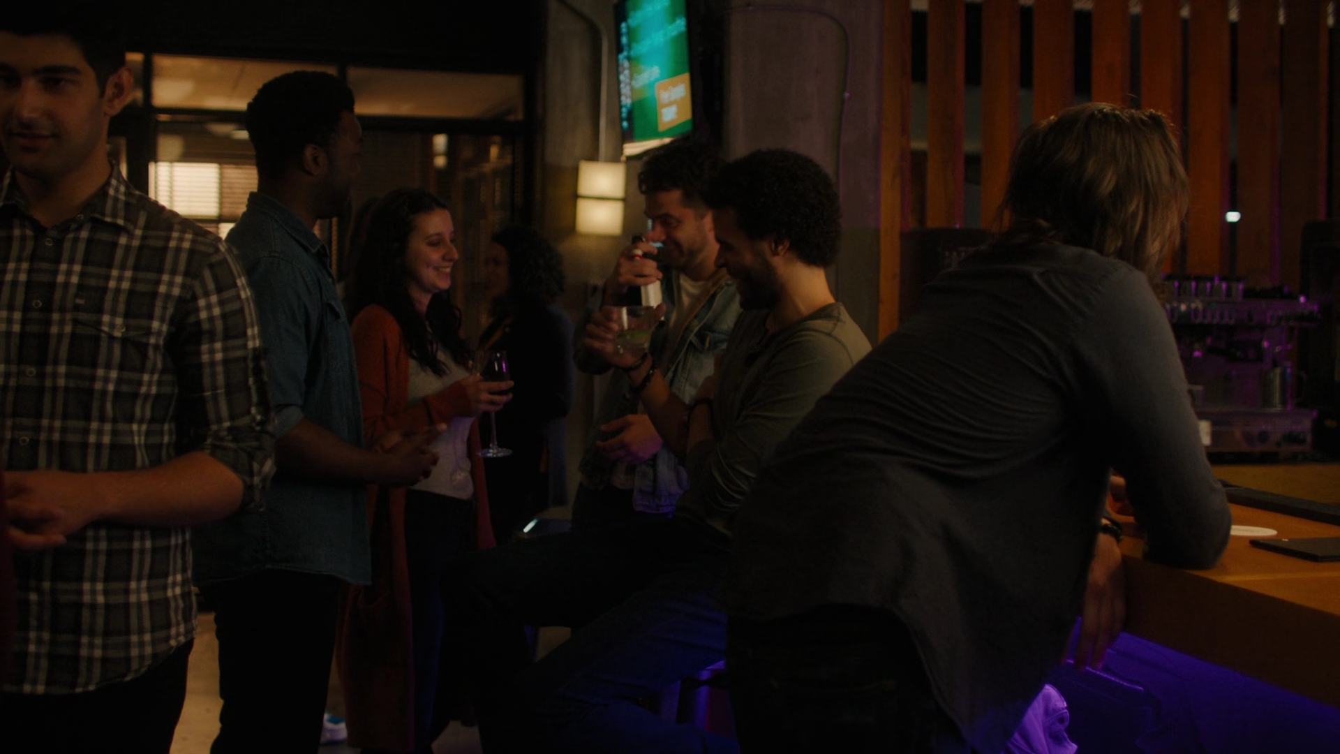 Charmed-Online-dot-nl_Charmed2x04DeconstructingHarry02309.jpg Charmed-Online-dot-nl_Charmed2x04DeconstructingHarry02309.jpg