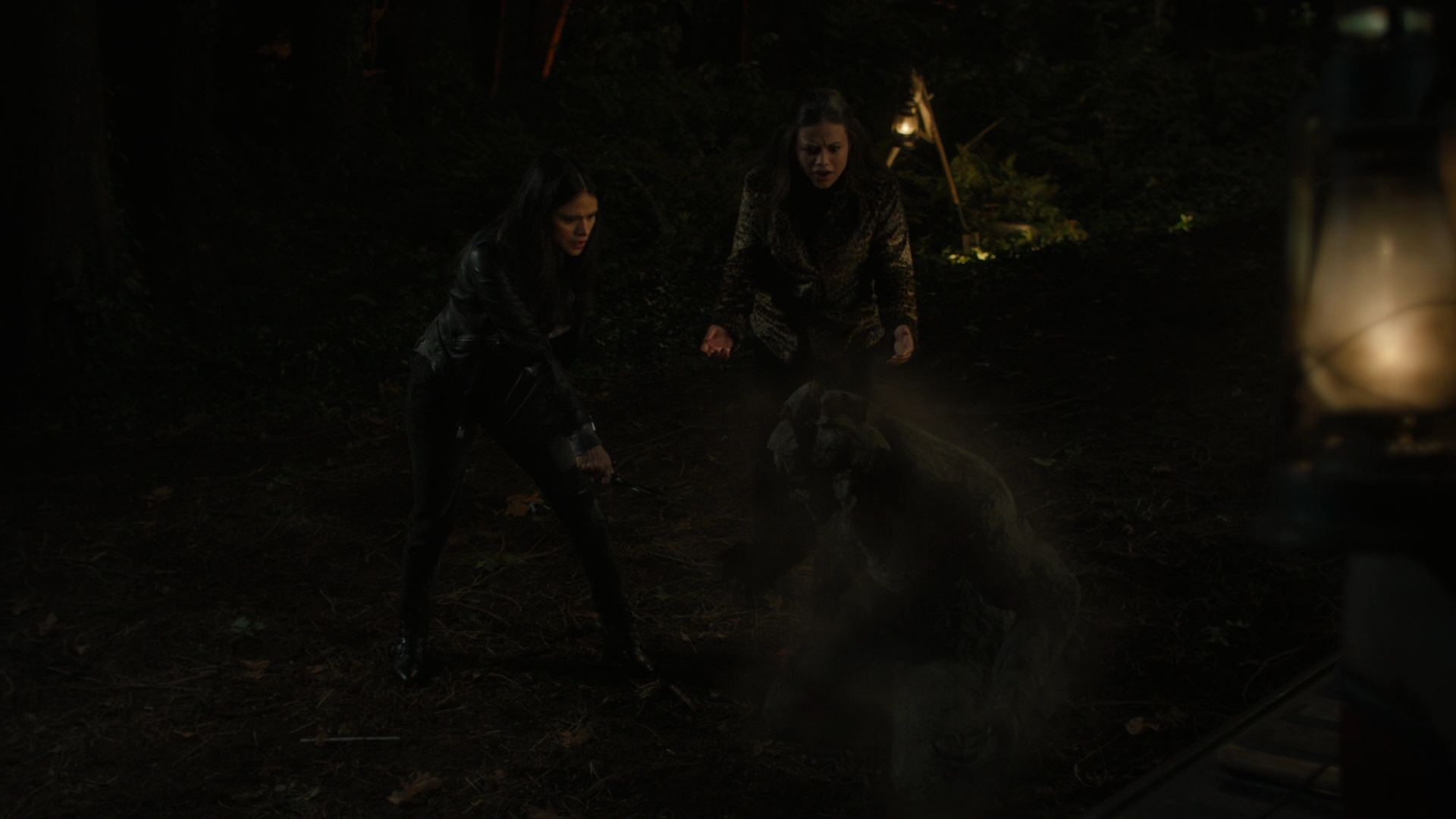 Charmed-Online-dot-nl_2x05TheTruthAboutCatsAndDogs00069.jpg