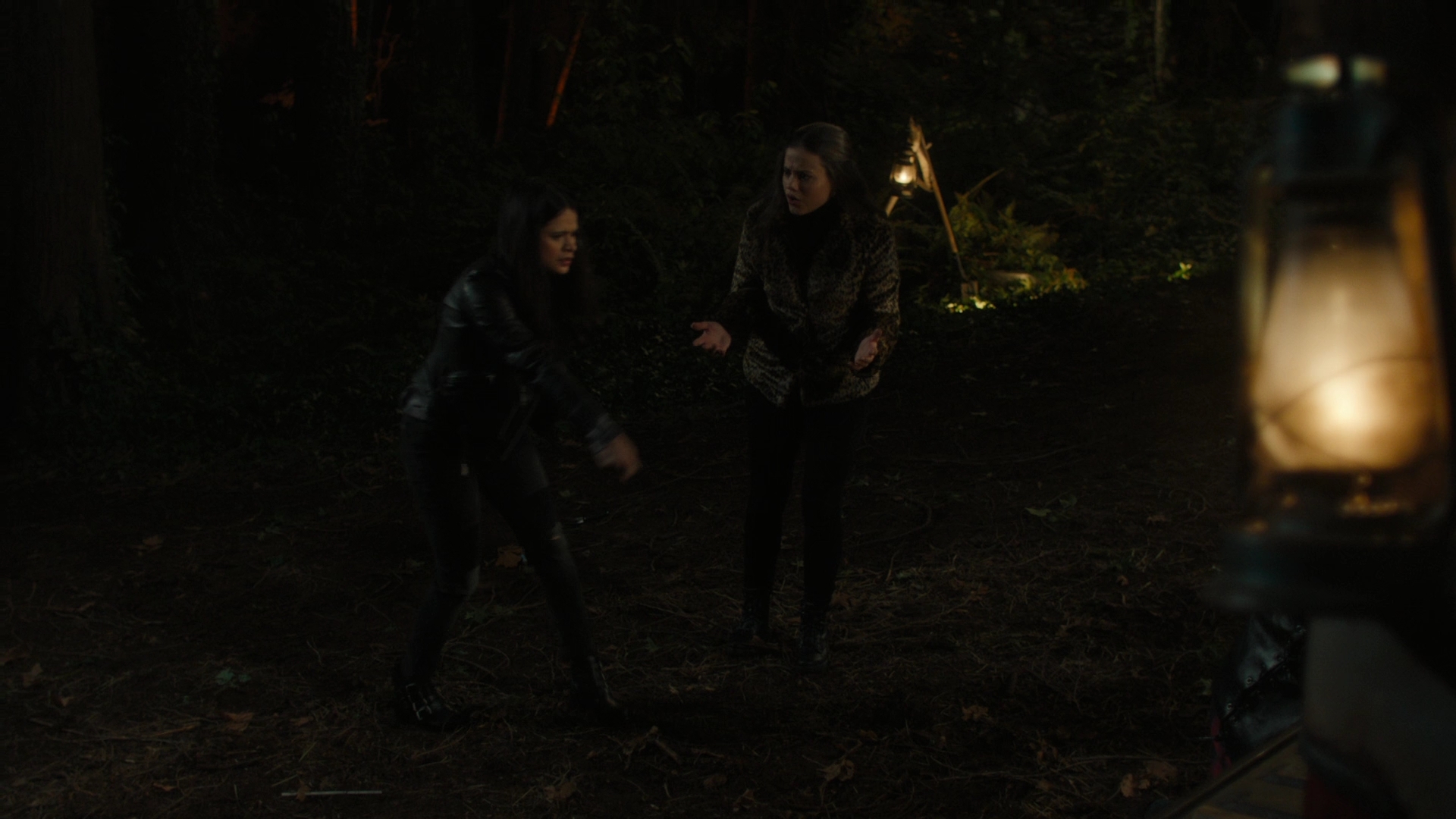 Charmed-Online-dot-nl_2x05TheTruthAboutCatsAndDogs00071.jpg