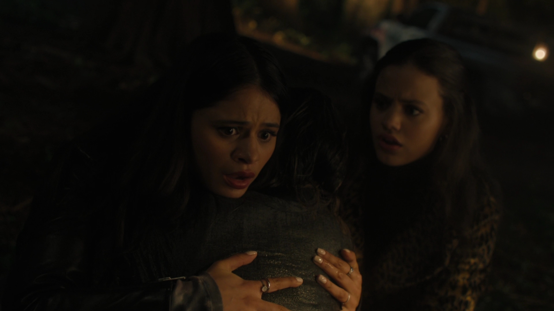 Charmed-Online-dot-nl_2x05TheTruthAboutCatsAndDogs00121.jpg