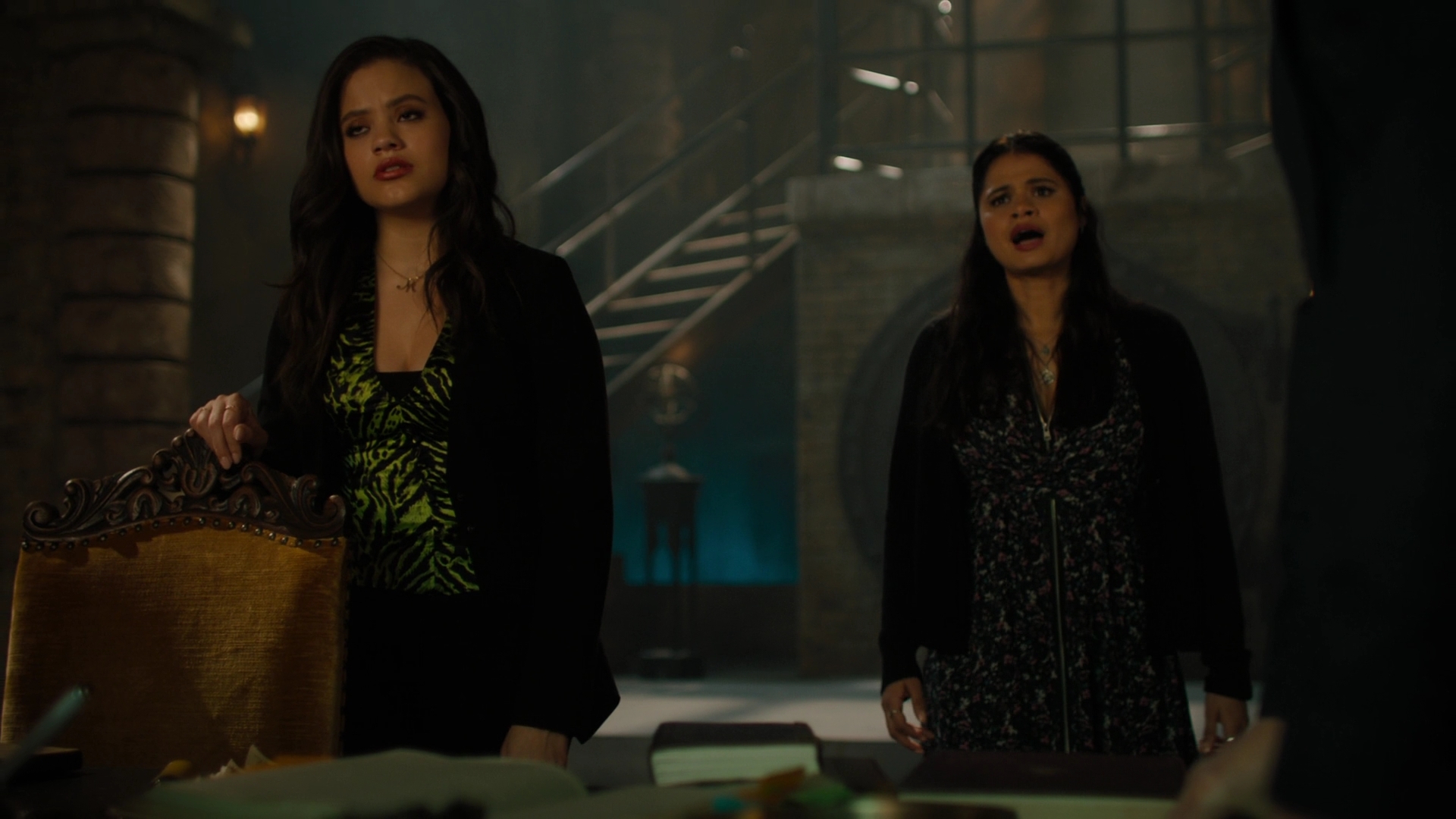 Charmed-Online-dot-nl_2x05TheTruthAboutCatsAndDogs00156.jpg