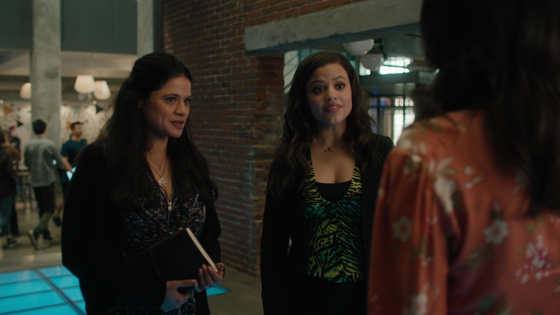 Charmed-Online-dot-nl_2x05TheTruthAboutCatsAndDogs00284.jpg