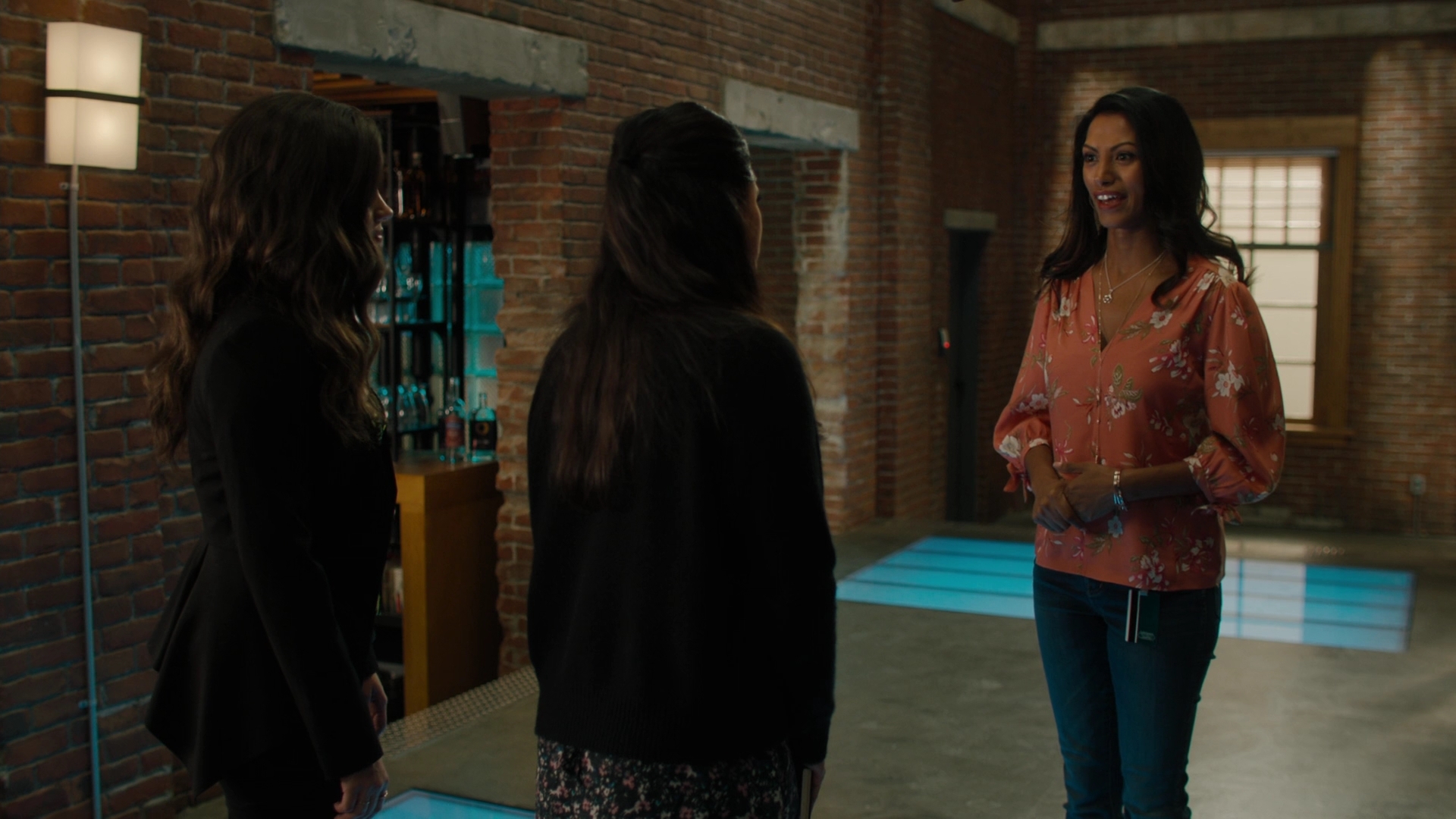 Charmed-Online-dot-nl_2x05TheTruthAboutCatsAndDogs00289.jpg