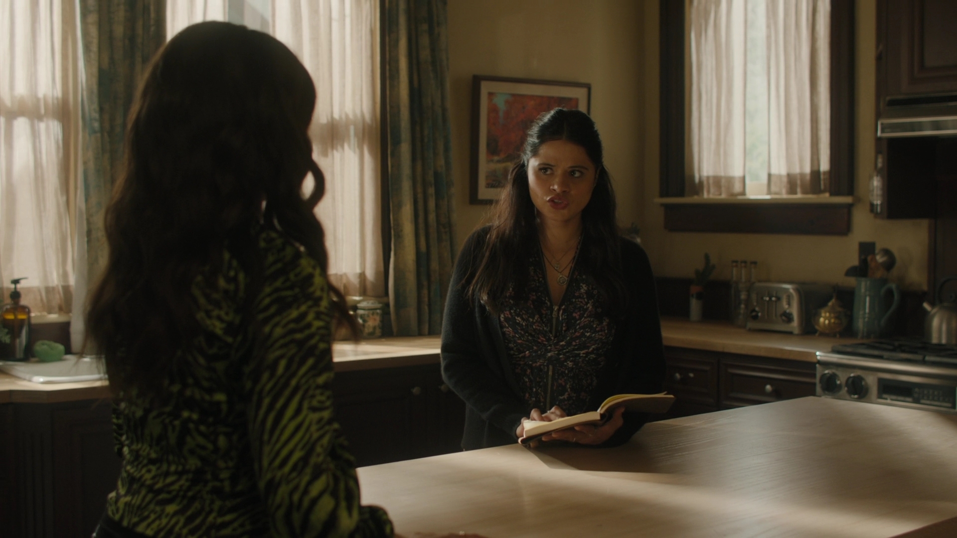 Charmed-Online-dot-nl_2x05TheTruthAboutCatsAndDogs00352.jpg
