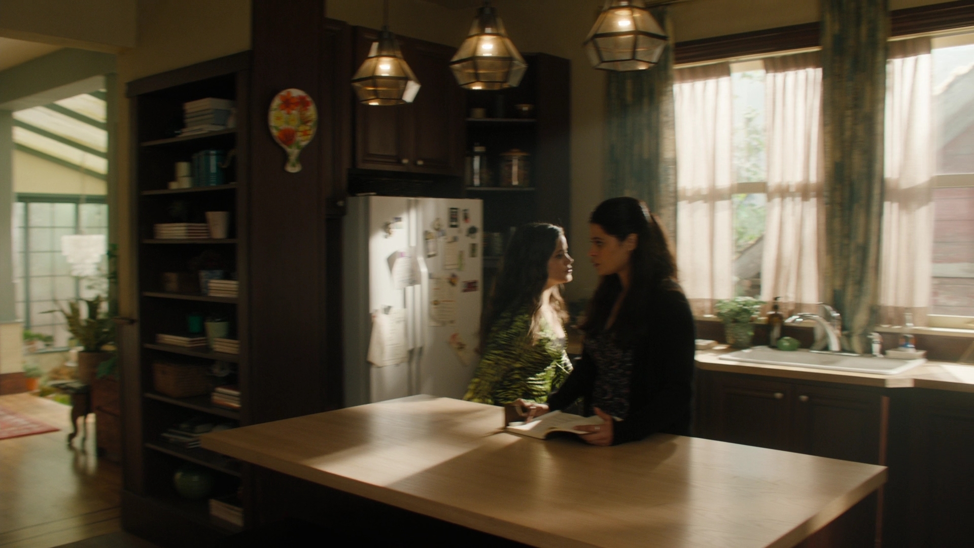 Charmed-Online-dot-nl_2x05TheTruthAboutCatsAndDogs00375.jpg