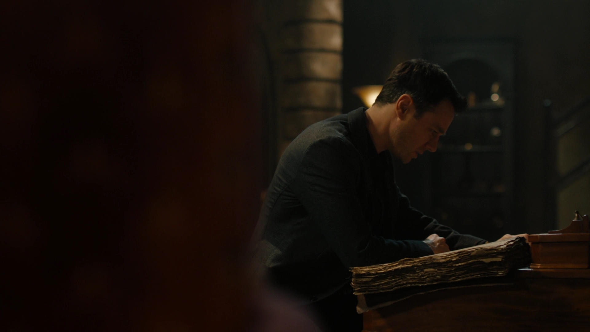 Charmed-Online-dot-nl_2x05TheTruthAboutCatsAndDogs00425.jpg