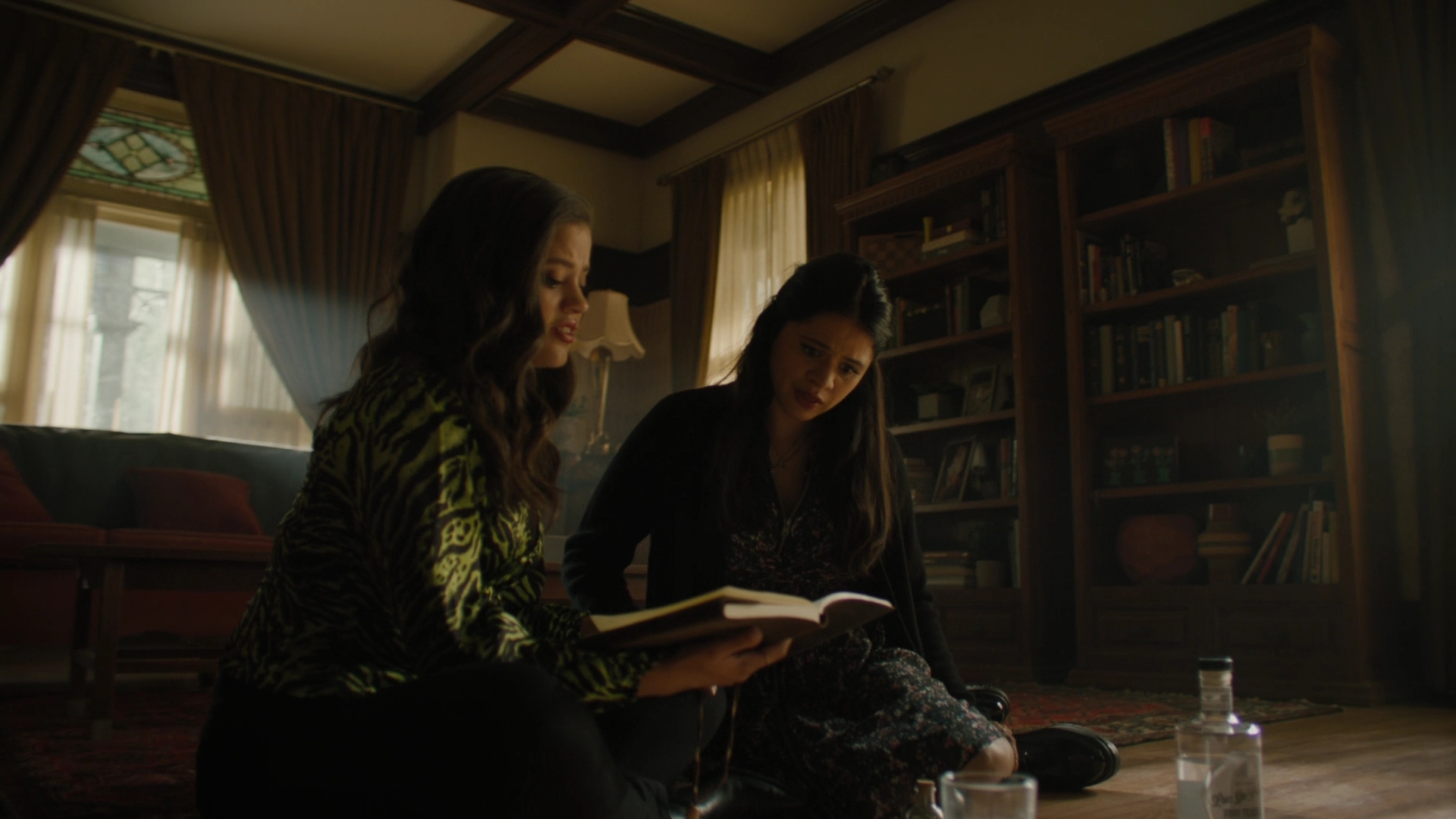 Charmed-Online-dot-nl_2x05TheTruthAboutCatsAndDogs00655.jpg