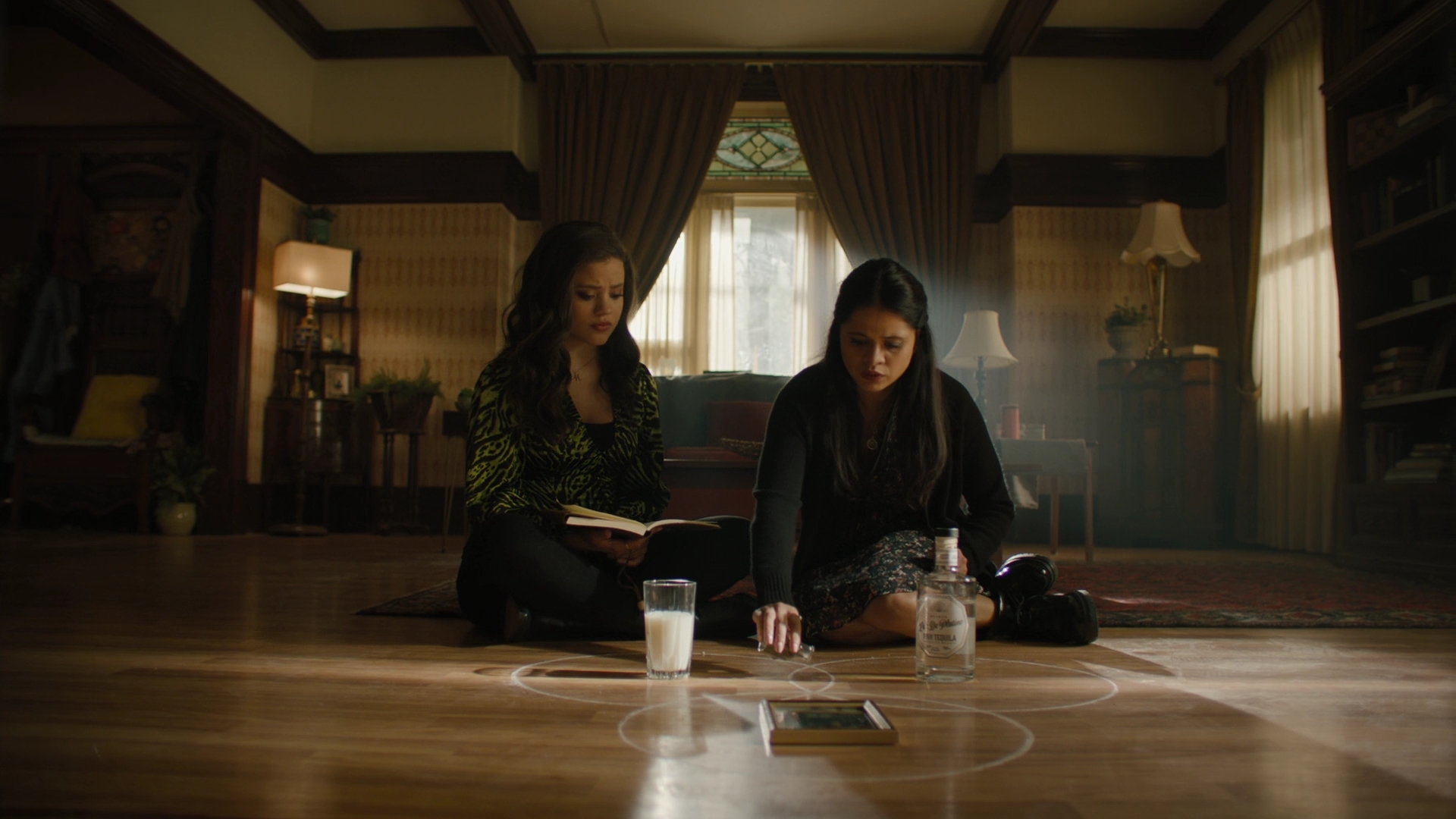 Charmed-Online-dot-nl_2x05TheTruthAboutCatsAndDogs00667.jpg