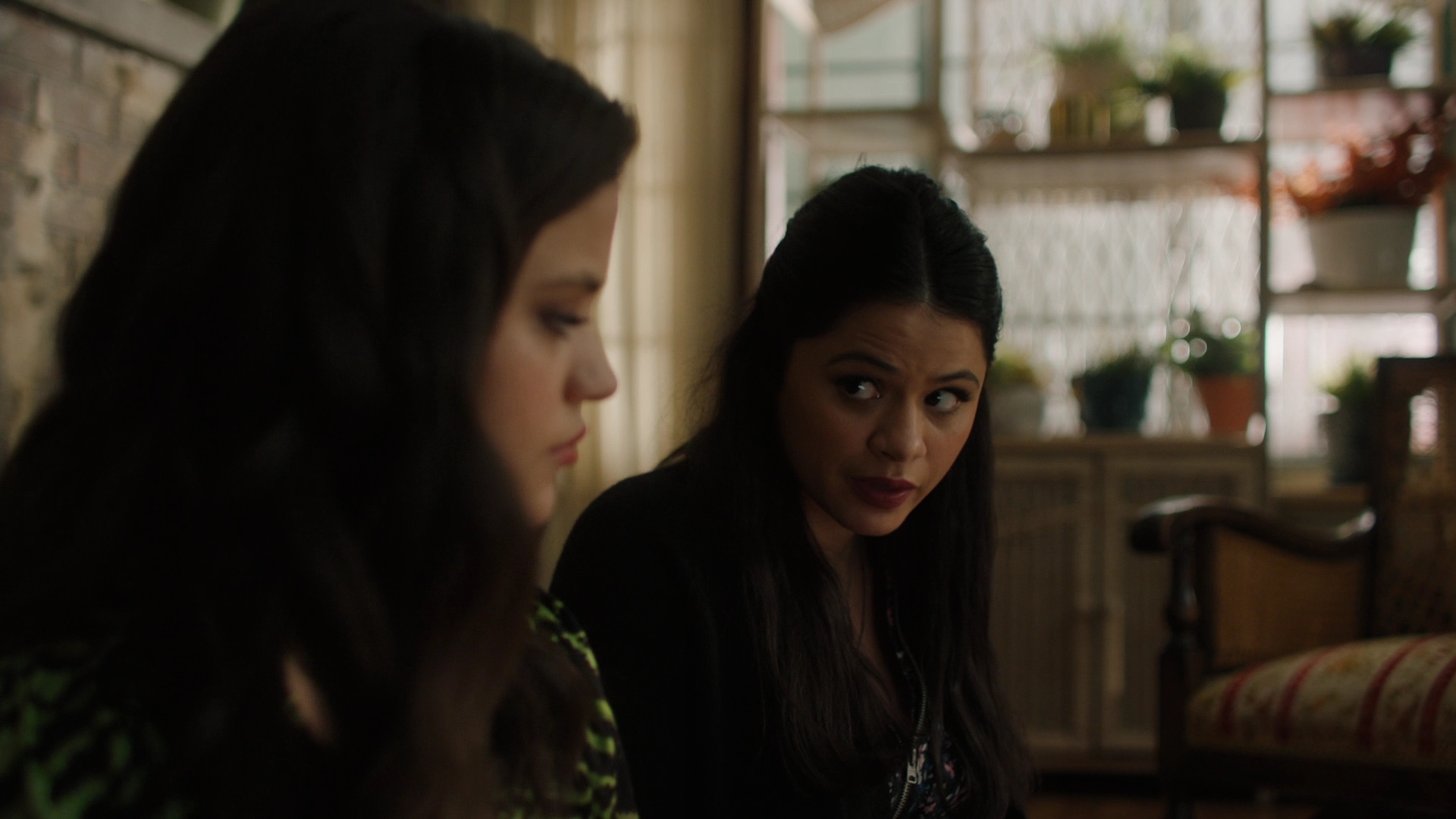 Charmed-Online-dot-nl_2x05TheTruthAboutCatsAndDogs01157.jpg