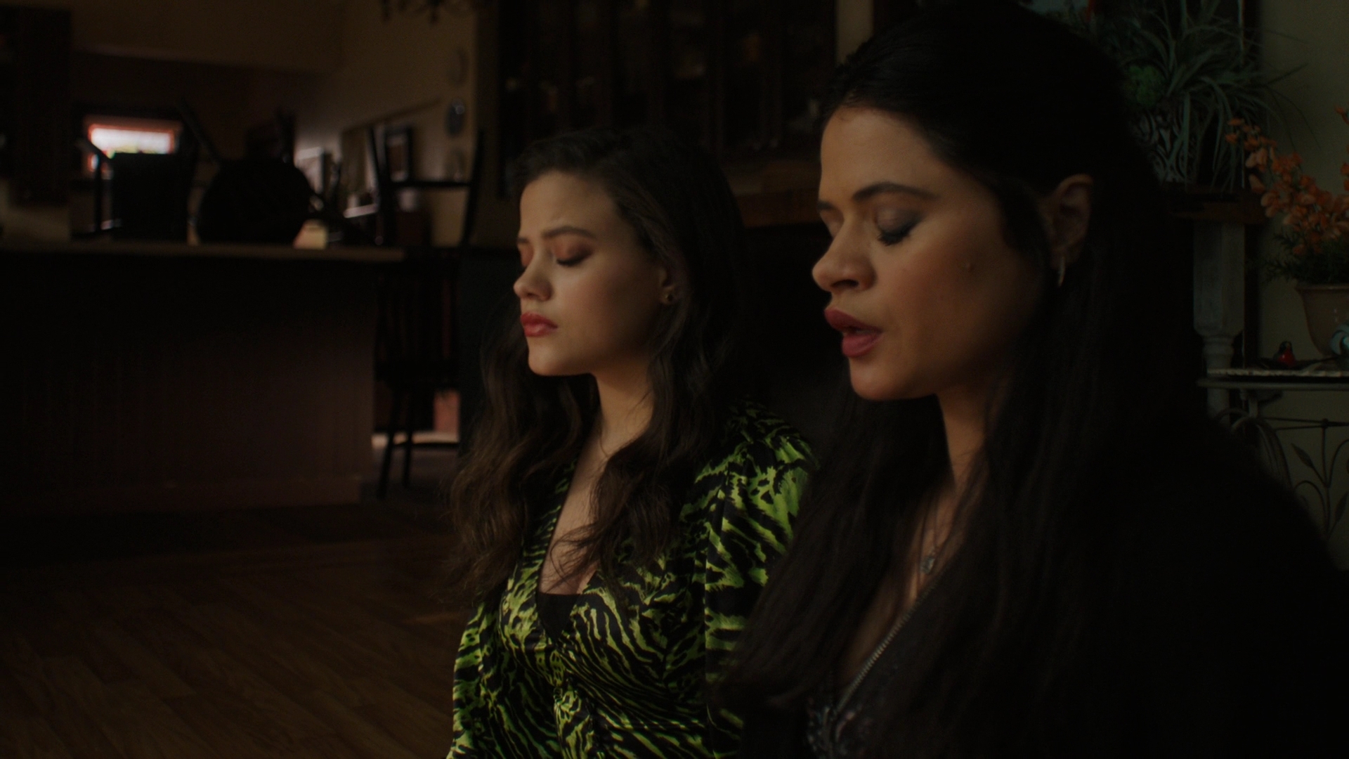 Charmed-Online-dot-nl_2x05TheTruthAboutCatsAndDogs01184.jpg