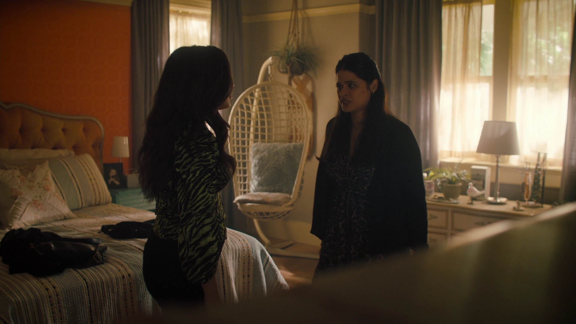 Charmed-Online-dot-nl_2x05TheTruthAboutCatsAndDogs01300.jpg