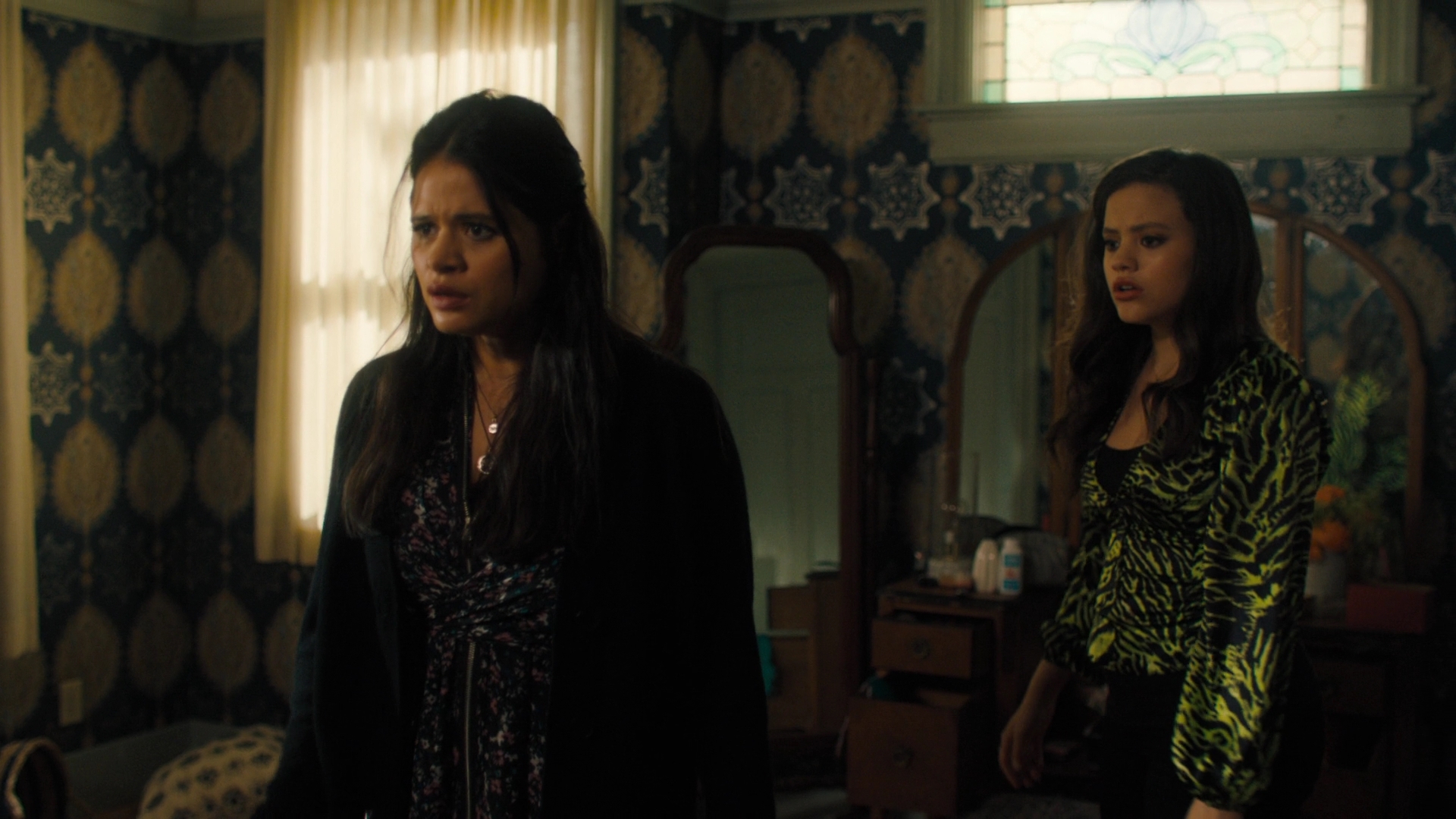 Charmed-Online-dot-nl_2x05TheTruthAboutCatsAndDogs01993.jpg