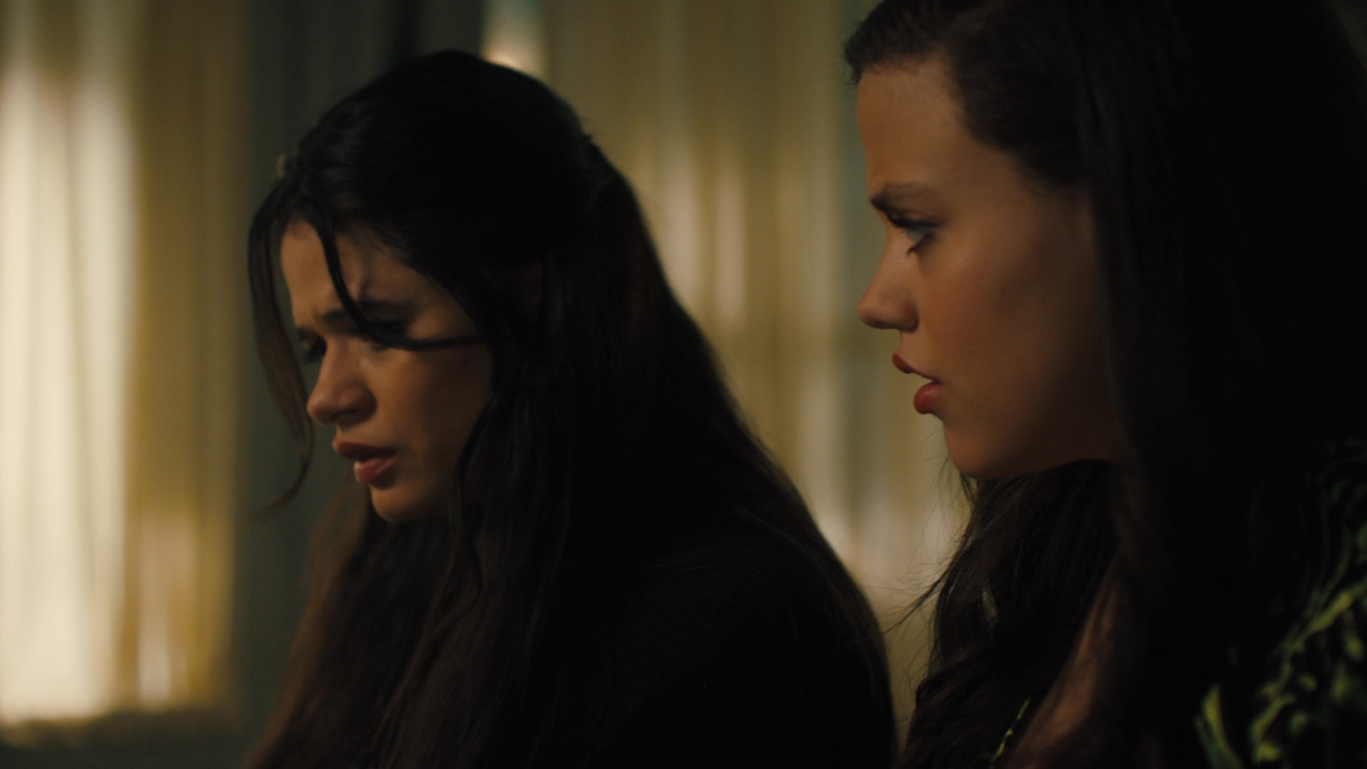 Charmed-Online-dot-nl_2x05TheTruthAboutCatsAndDogs02037.jpg