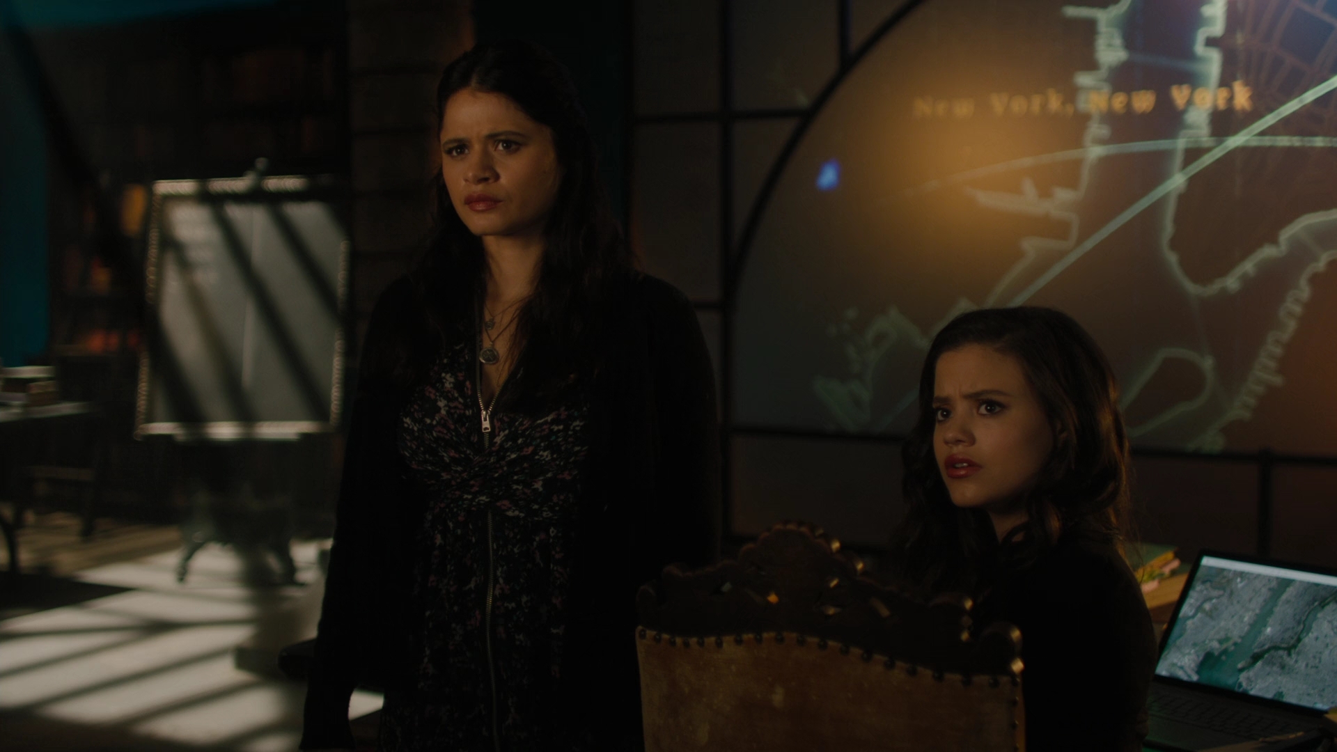 Charmed-Online-dot-nl_2x05TheTruthAboutCatsAndDogs02366.jpg