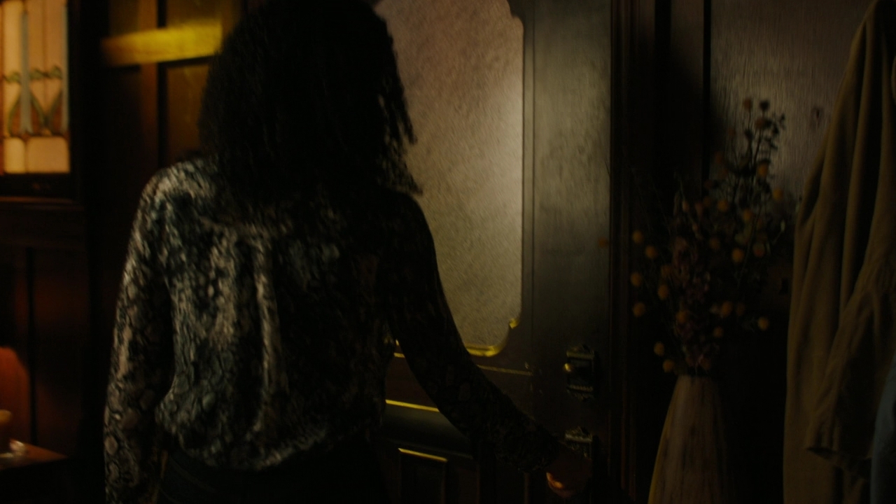 Charmed-Online-dot-nl_Charmed2x06WhenSparksFly00218.jpg