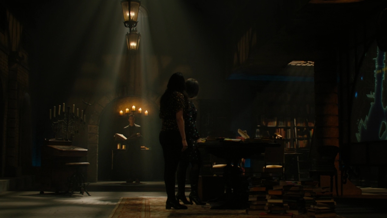 Charmed-Online-dot-nl_Charmed2x06WhenSparksFly00266.jpg
