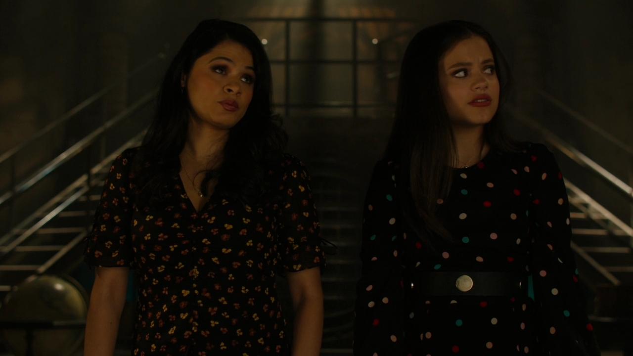 Charmed-Online-dot-nl_Charmed2x06WhenSparksFly00294.jpg