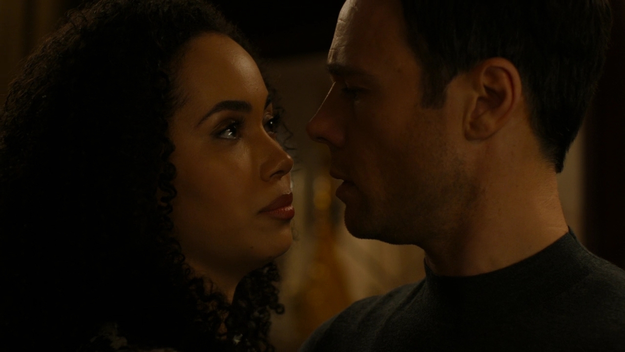 Charmed-Online-dot-nl_Charmed2x06WhenSparksFly00383.jpg