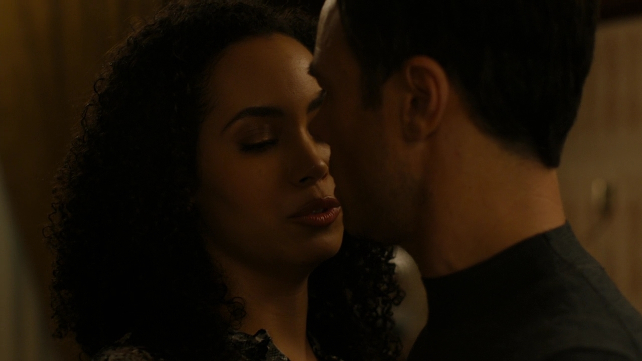 Charmed-Online-dot-nl_Charmed2x06WhenSparksFly00386.jpg